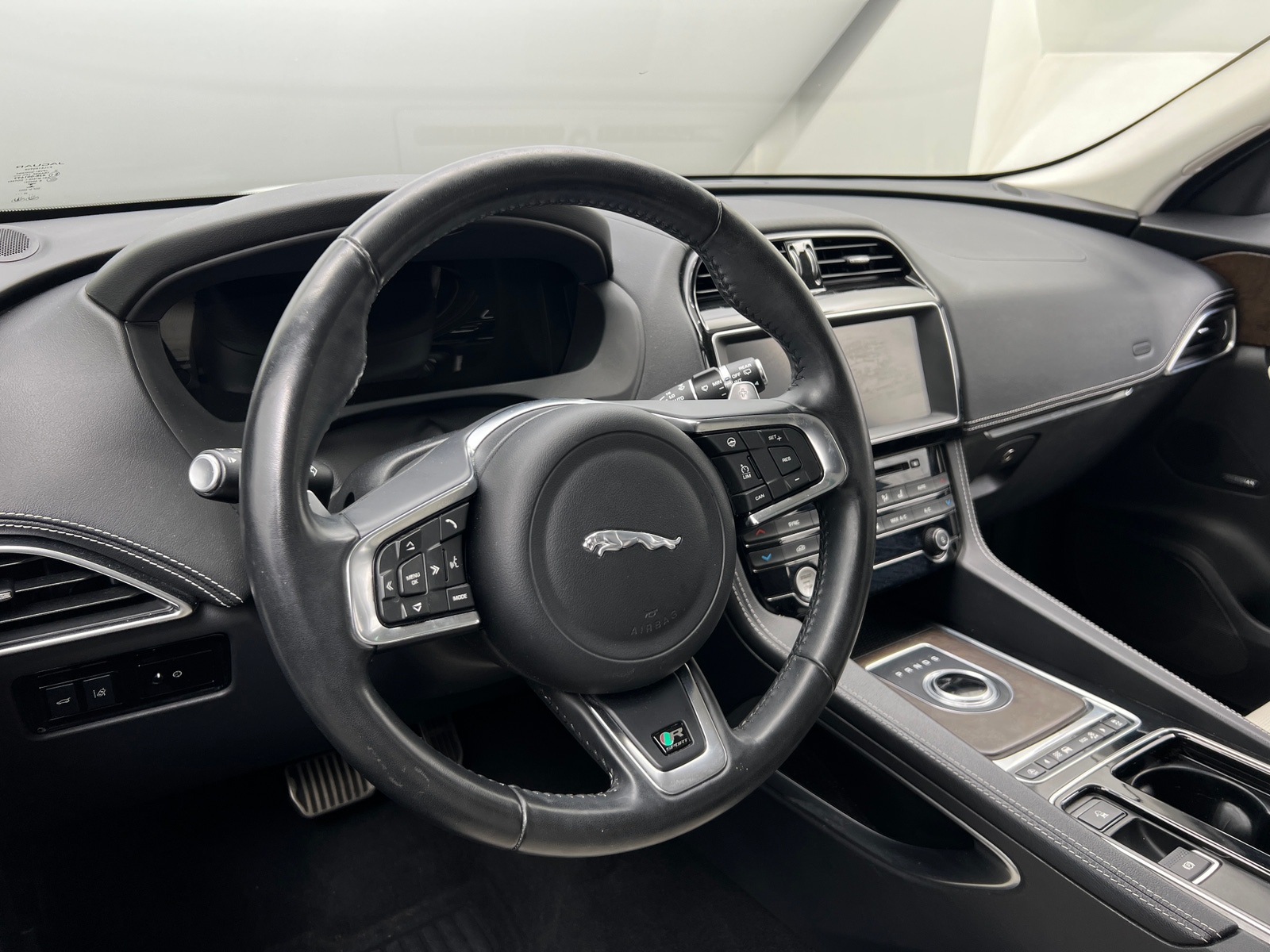 Thumbnail: 2018 Jaguar F-Pace - 4