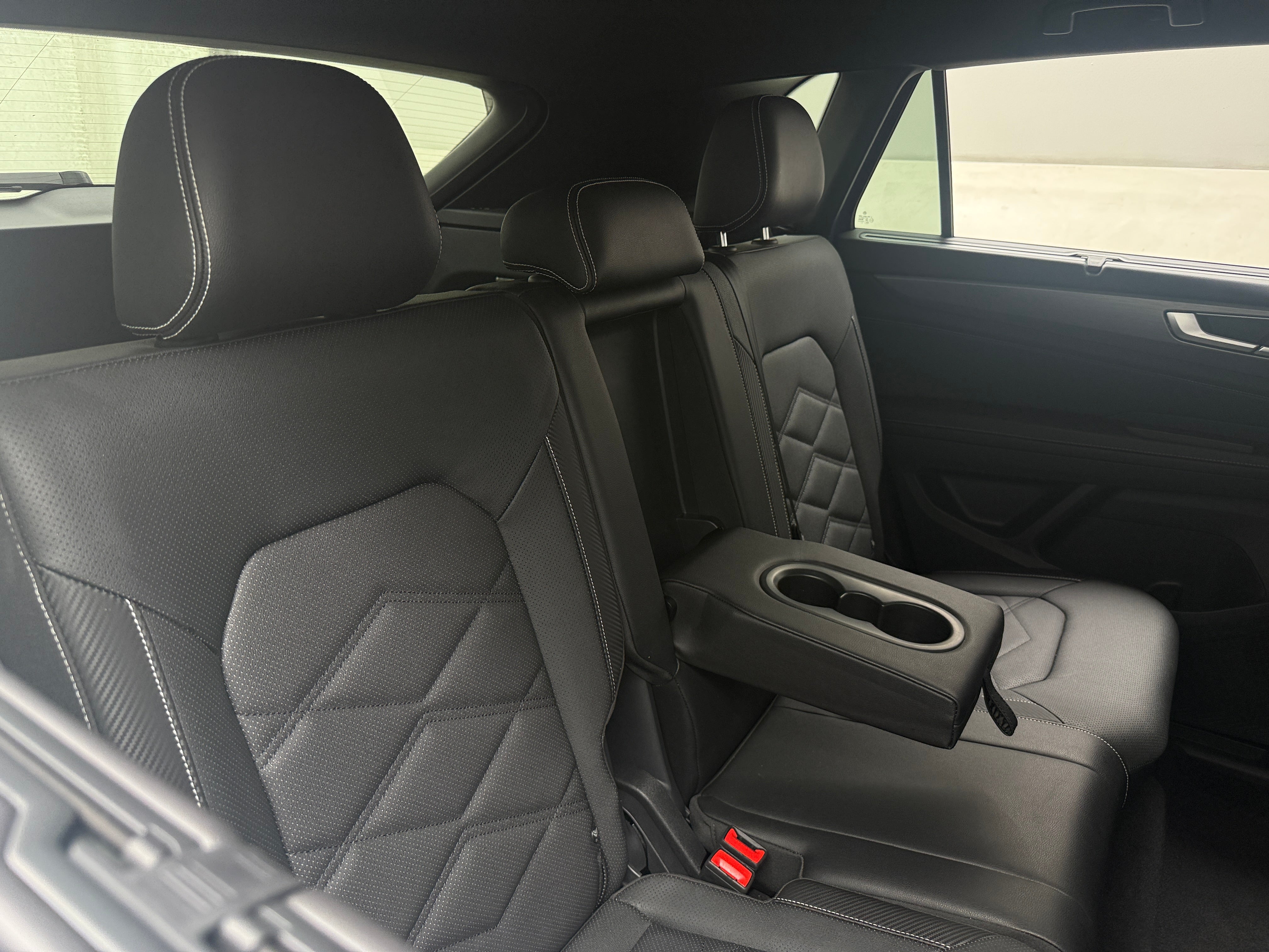 2026 Volkswagen Atlas Cross Sport SE w/Tech
