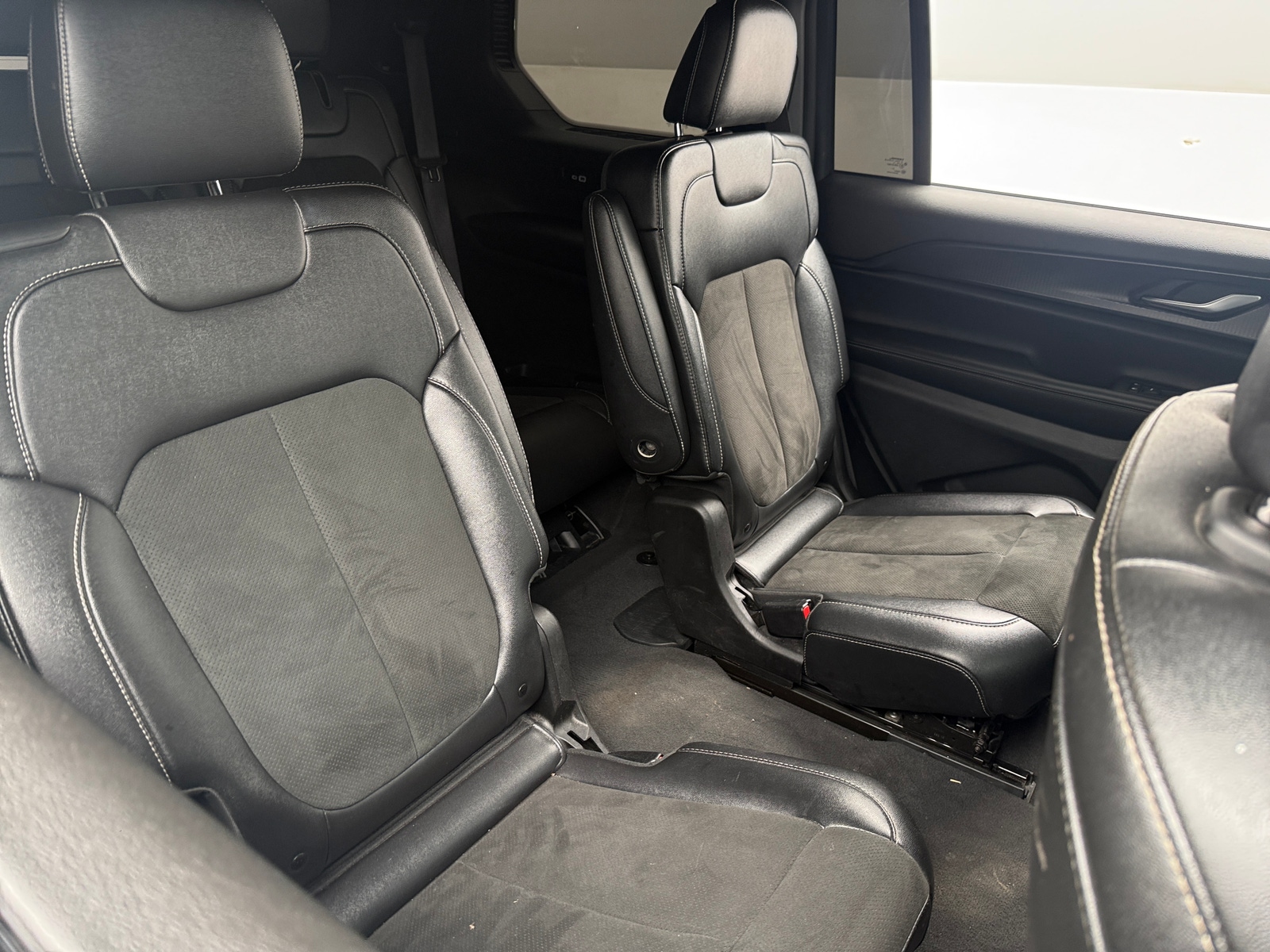 Thumbnail: 2024 Jeep Grand Cherokee L - 5