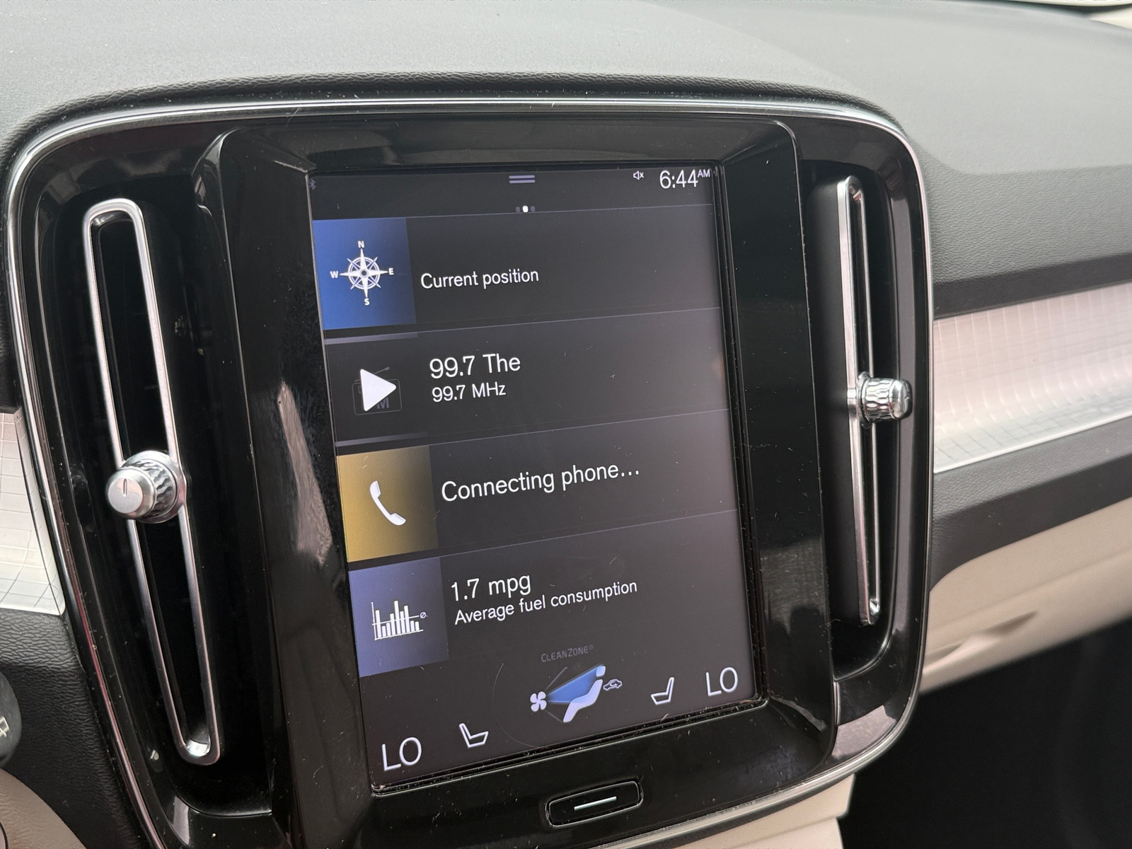 Thumbnail: 2020 Volvo XC40 - 3