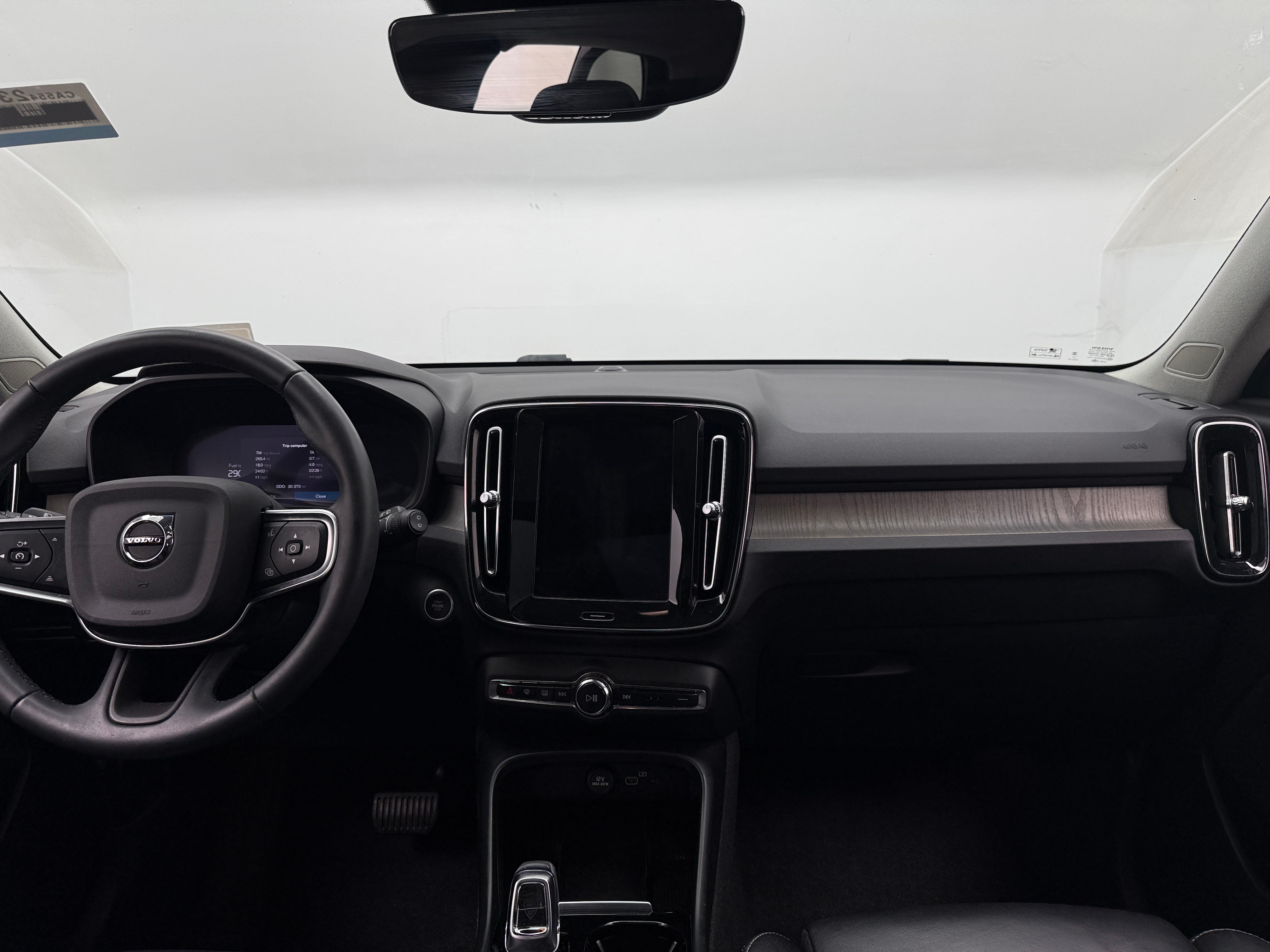 2024 Volvo XC40