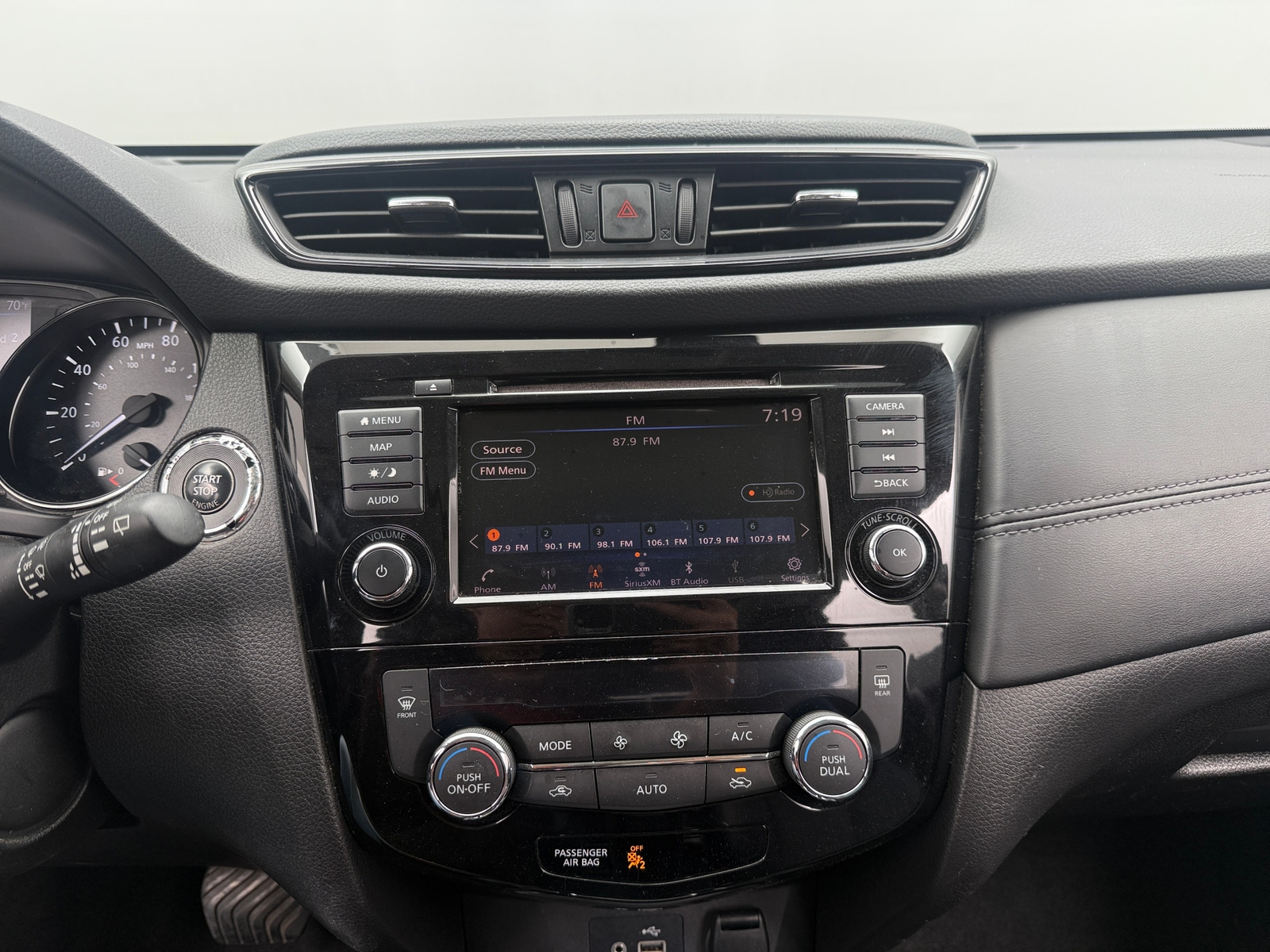 Thumbnail: 2018 Nissan Rogue - 3