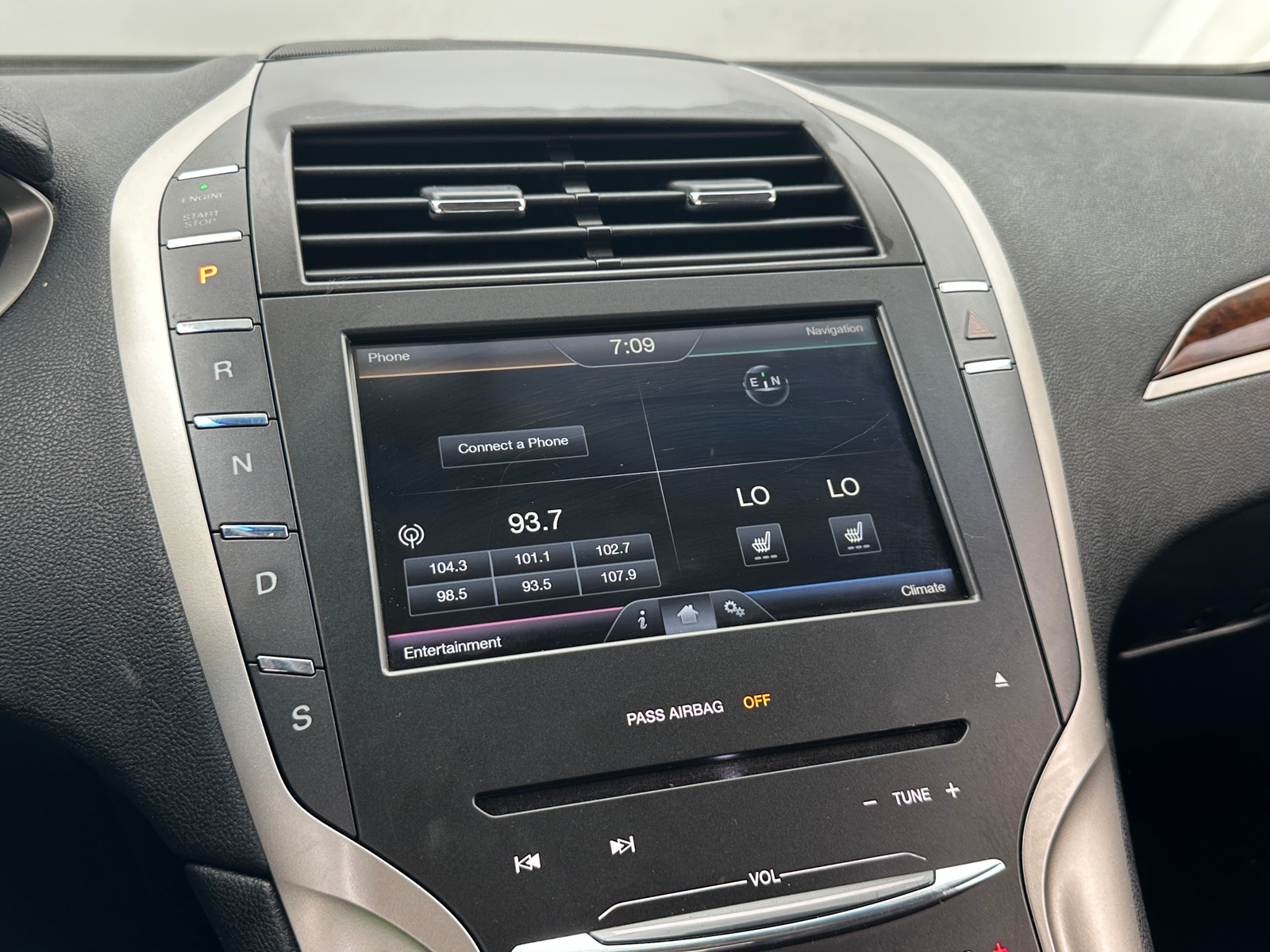 Thumbnail: 2016 Lincoln MKZ - 3