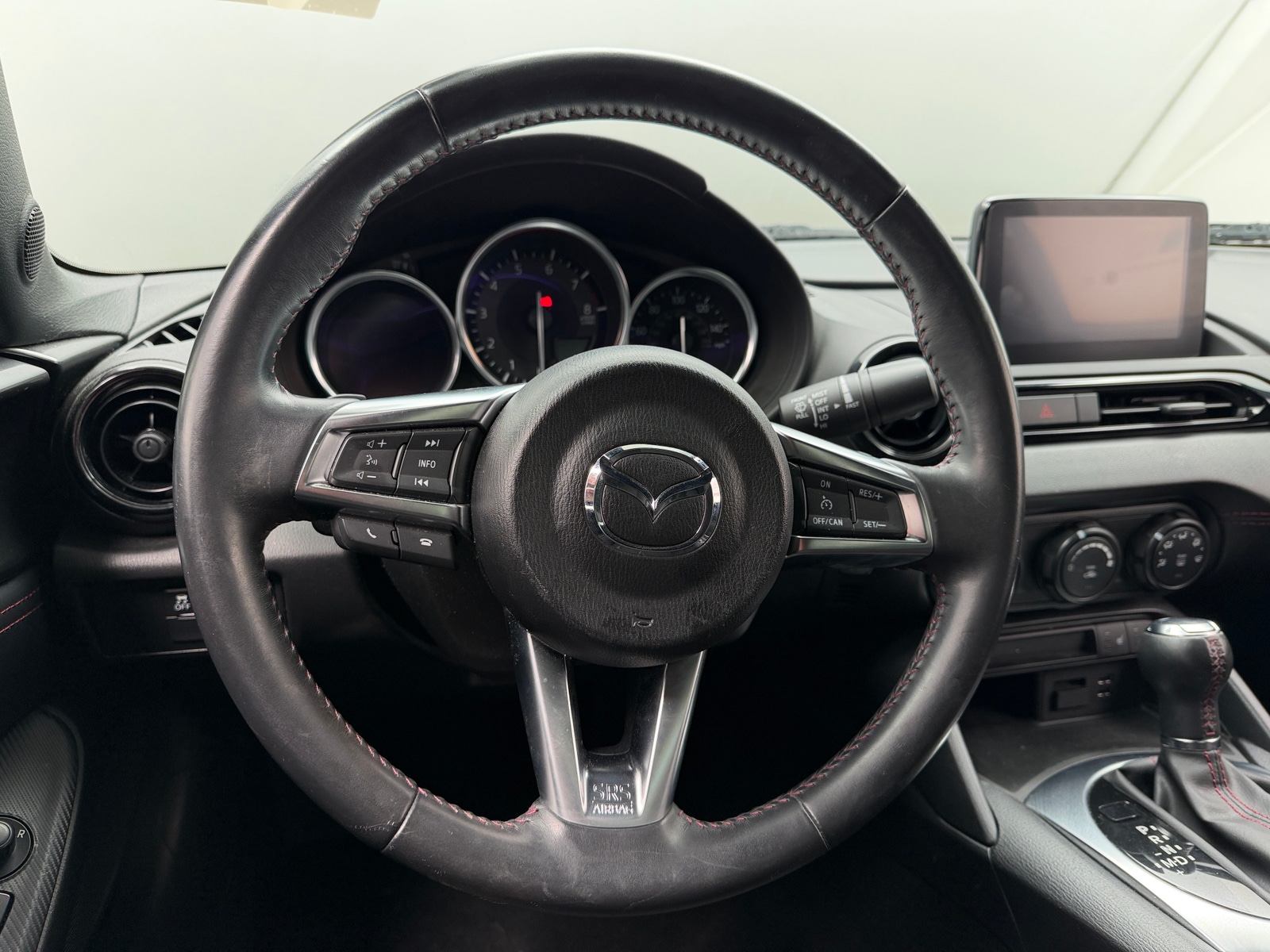 Thumbnail: 2019 Mazda MX-5 Miata - 4
