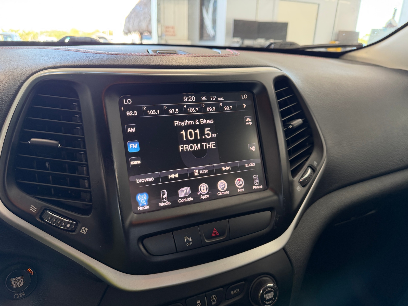 Thumbnail: 2018 Jeep Cherokee - 3