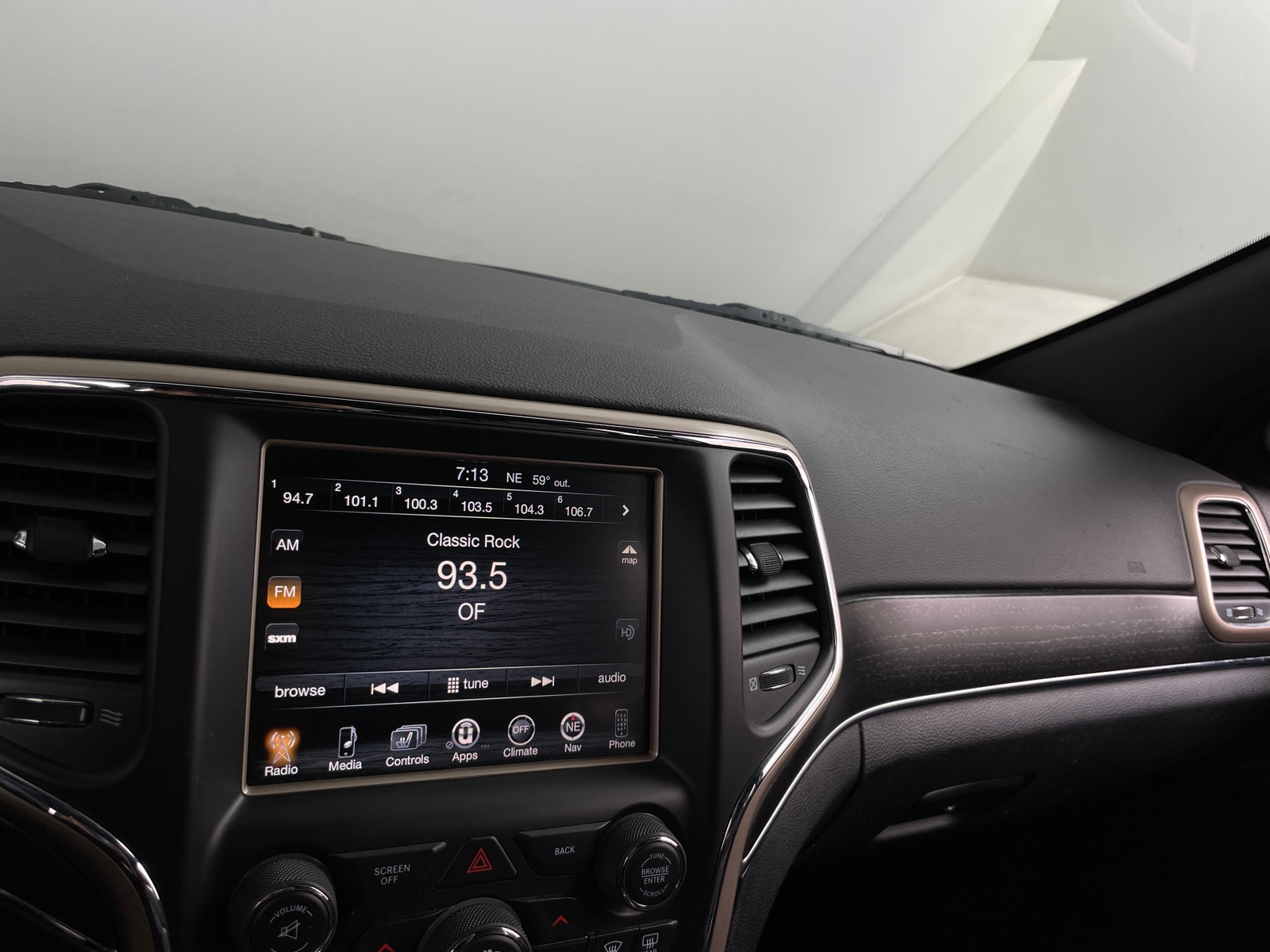 Thumbnail: 2015 Jeep Grand Cherokee - 3