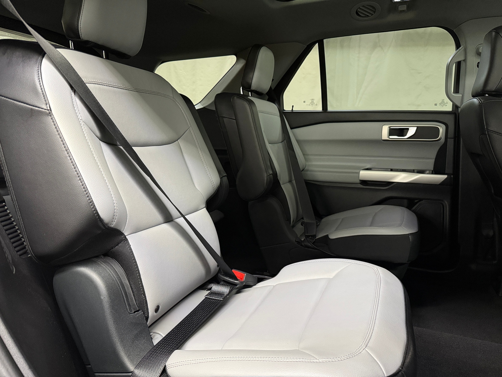 Thumbnail: 2021 Ford Explorer - 5