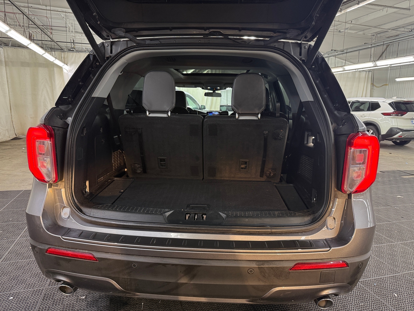 Thumbnail: 2021 Ford Explorer - 6