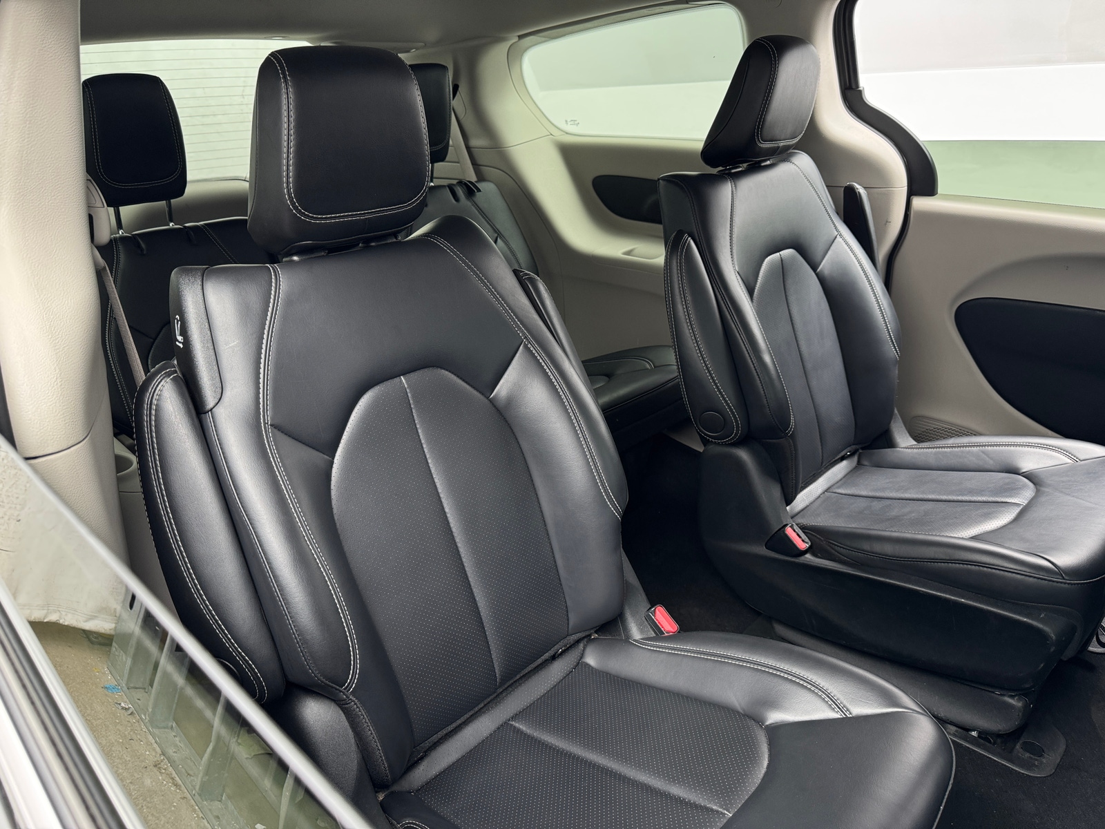 Thumbnail: 2023 Chrysler Pacifica - 5