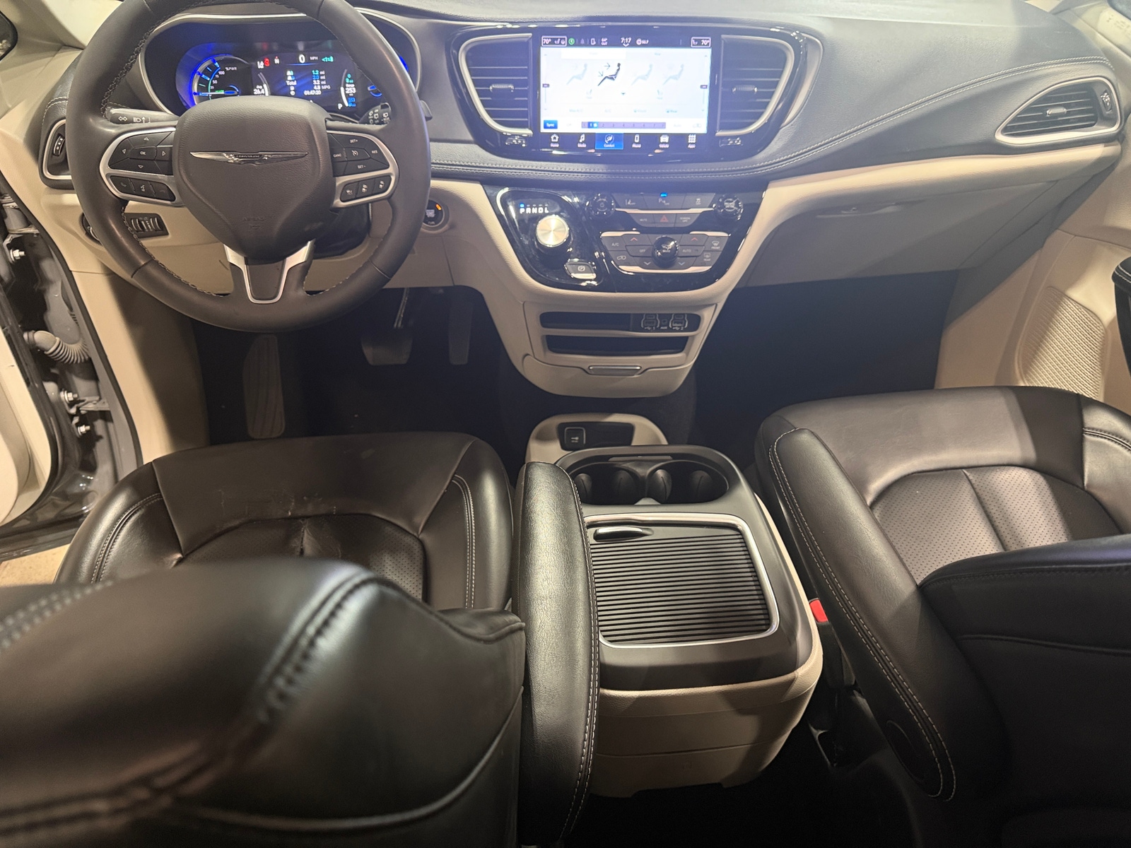Thumbnail: 2023 Chrysler Pacifica - 2