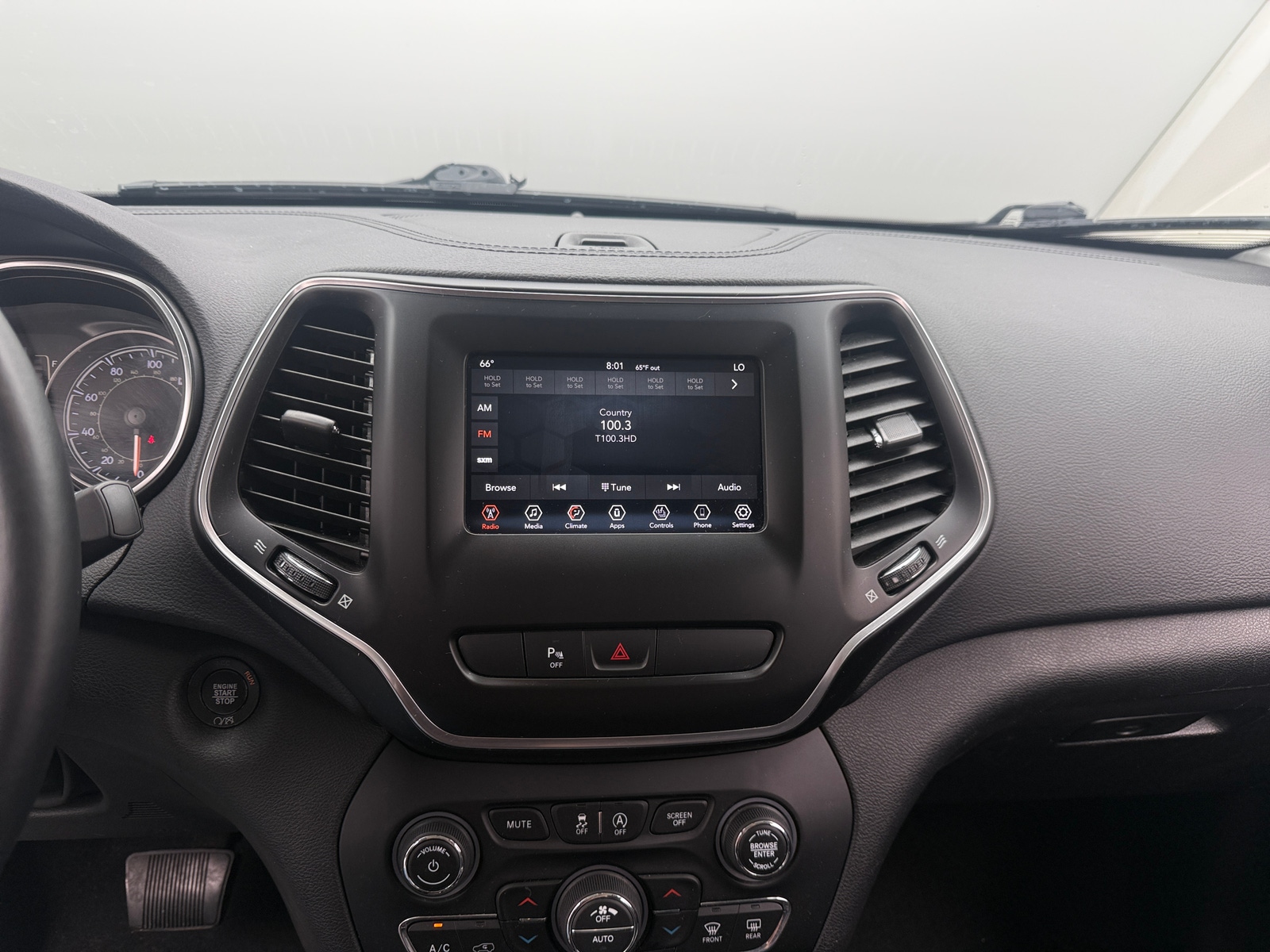 Thumbnail: 2019 Jeep Cherokee - 4