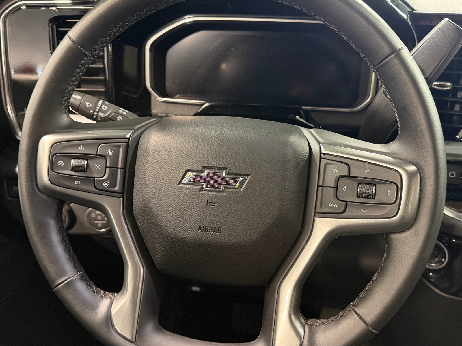 Thumbnail: 2026 Chevrolet Silverado 1500 - 5