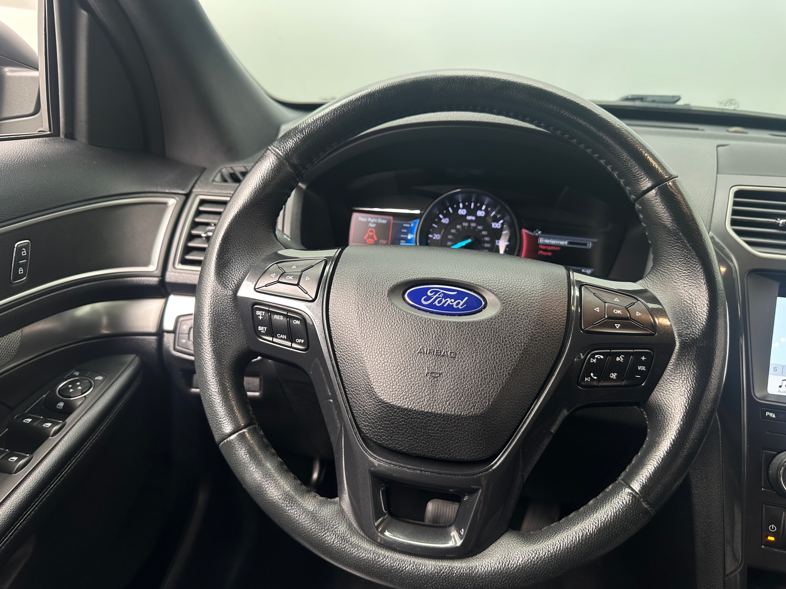 Thumbnail: 2019 Ford Explorer - 4