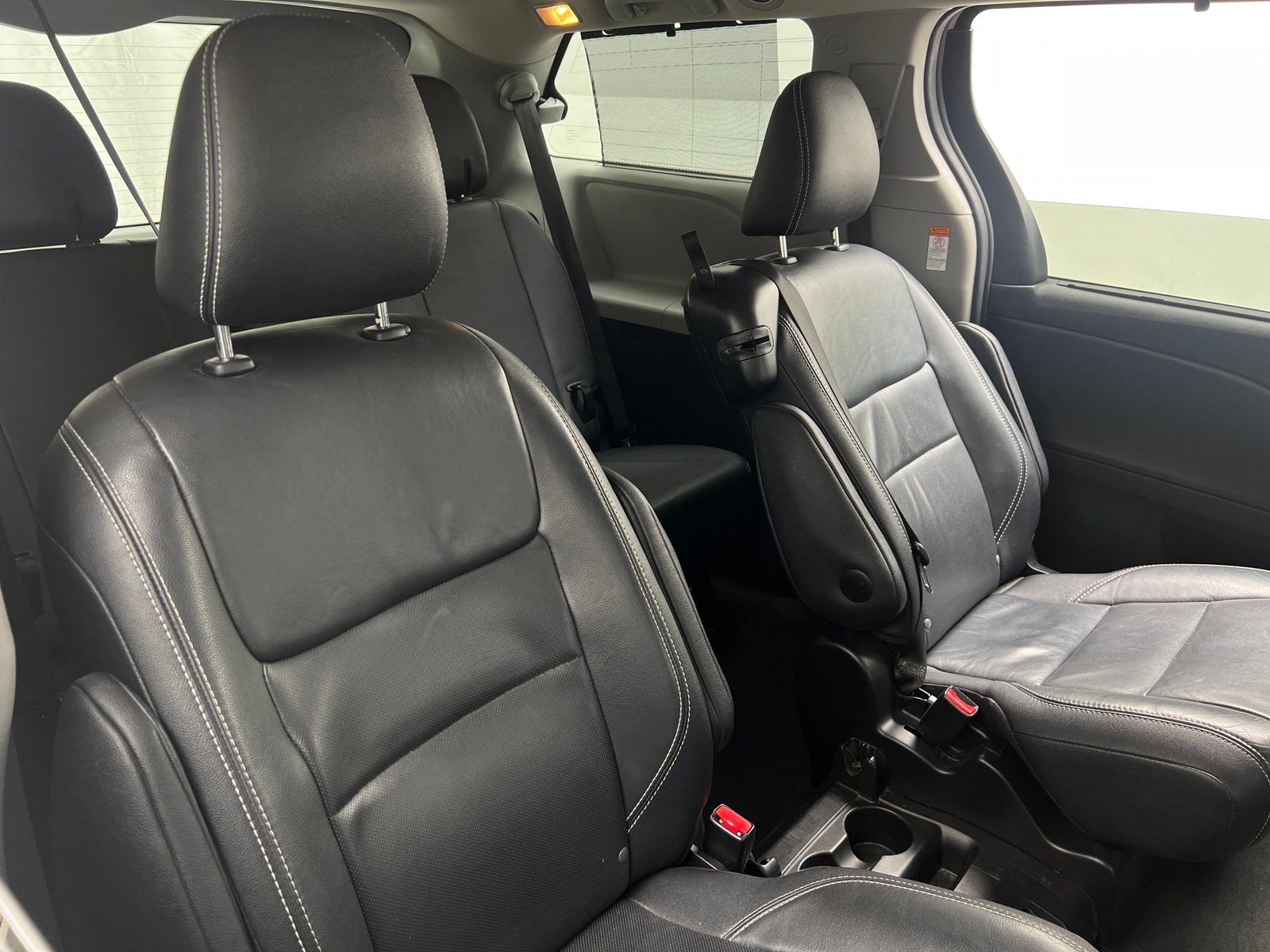 Thumbnail: 2015 Toyota Sienna - 5