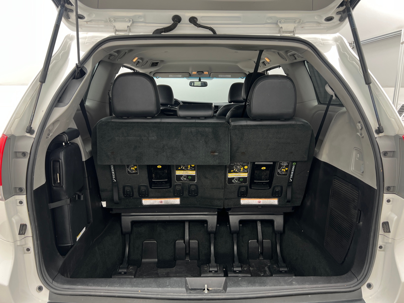 Thumbnail: 2015 Toyota Sienna - 6