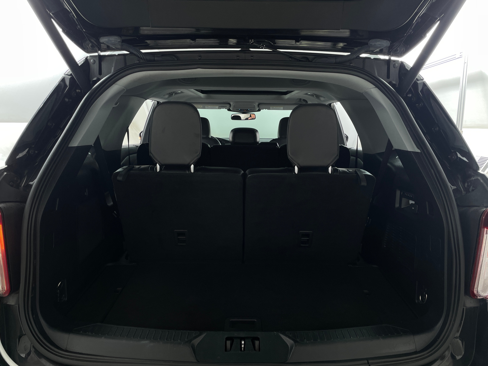 Thumbnail: 2021 Ford Explorer - 6