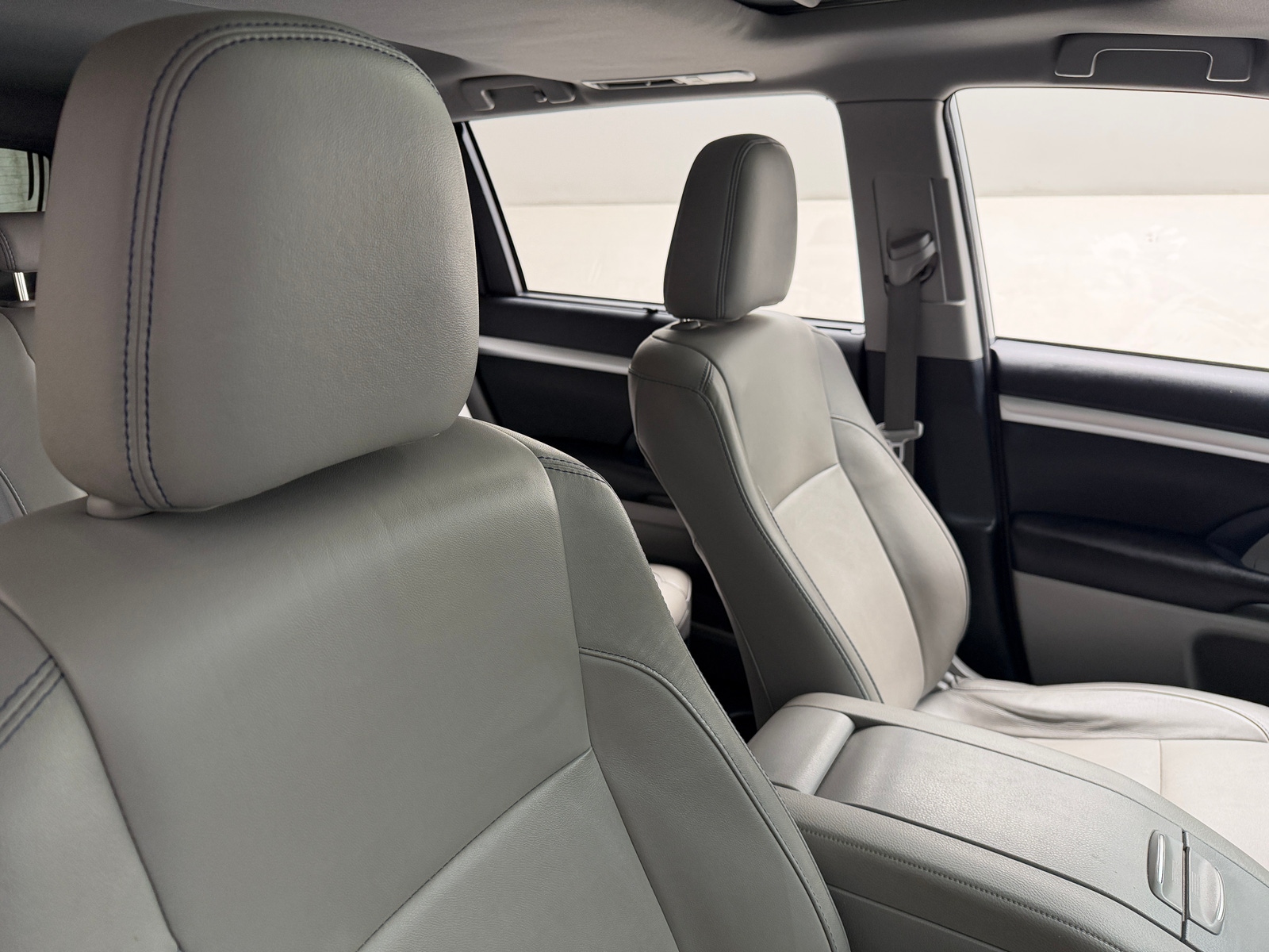 Thumbnail: 2018 Toyota Highlander - 2