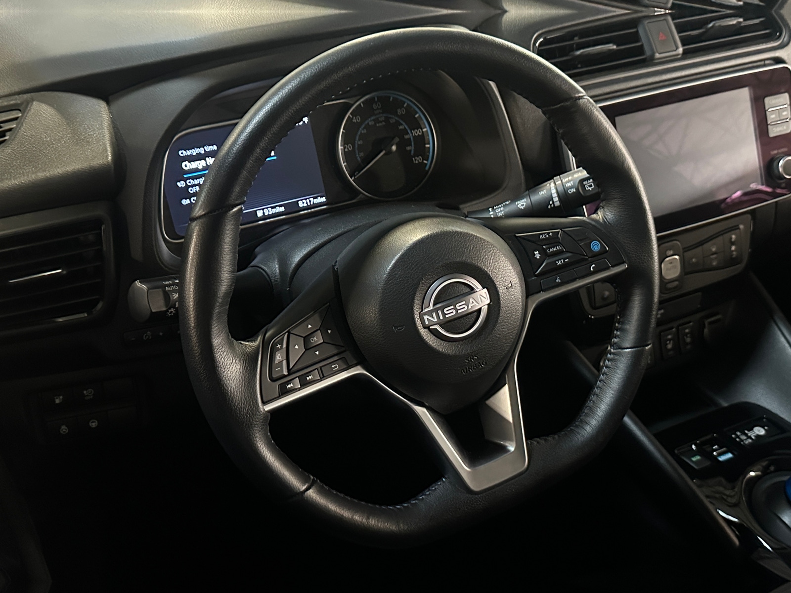 Thumbnail: 2025 Nissan Leaf - 5