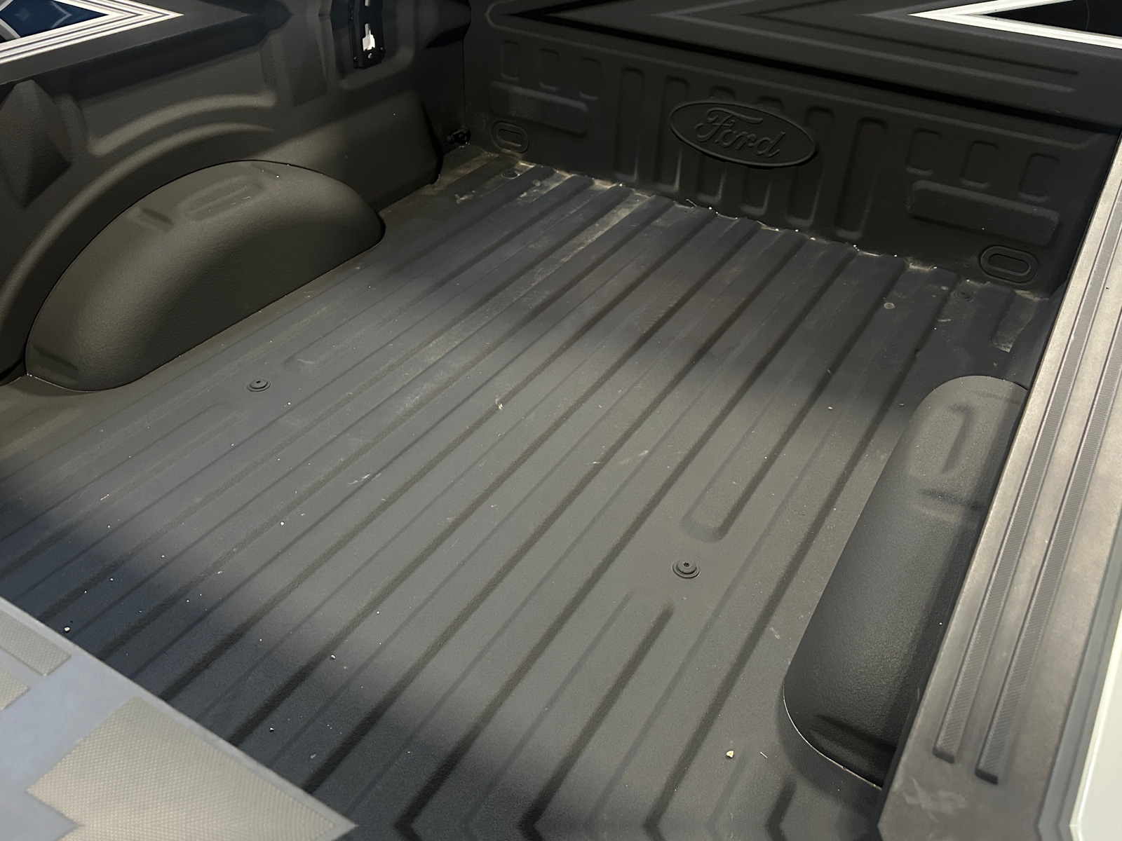 Thumbnail: 2022 Ford Econoline - 7