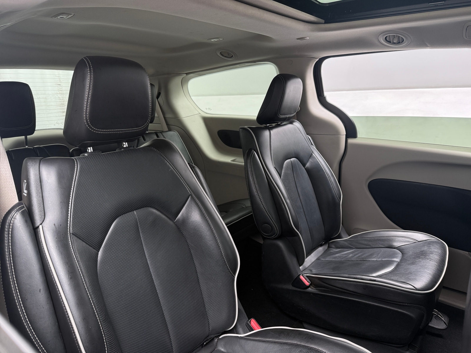 Thumbnail: 2023 Chrysler Pacifica - 5