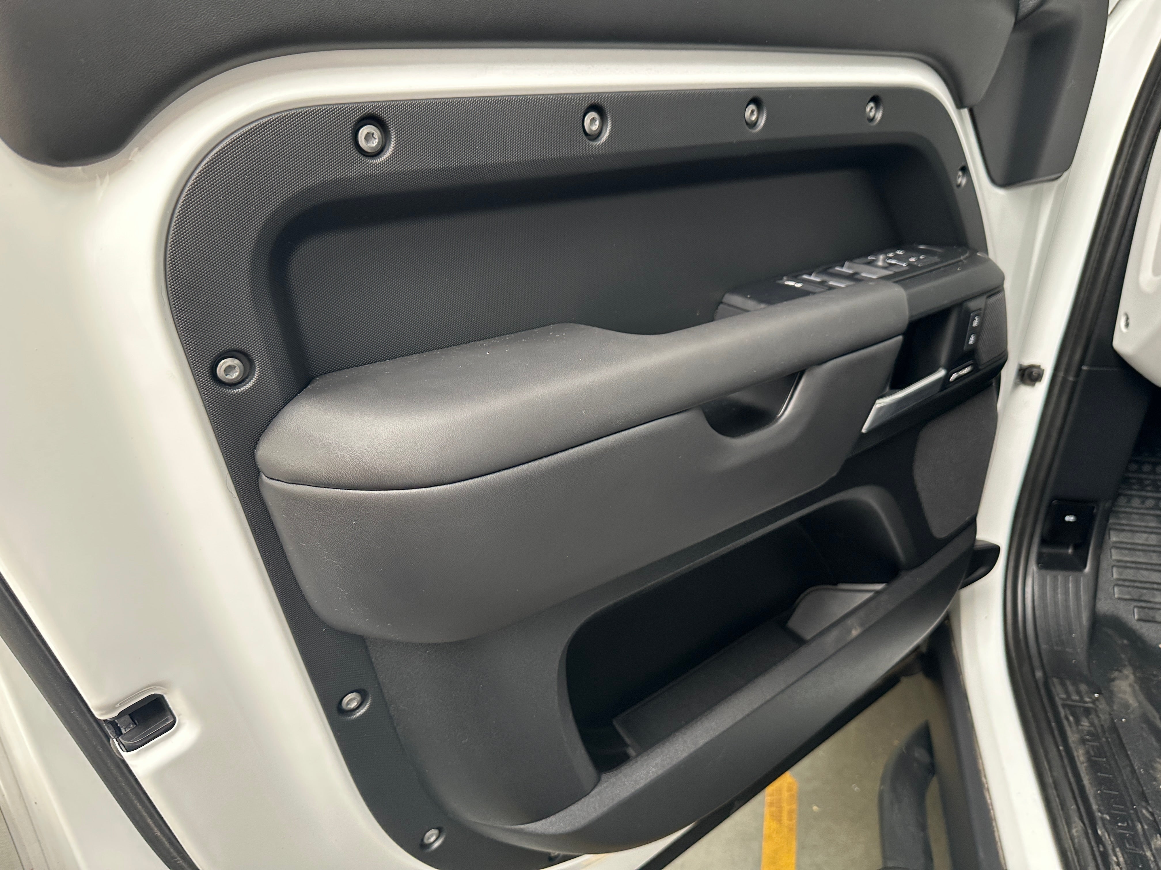2025 Land Rover Defender