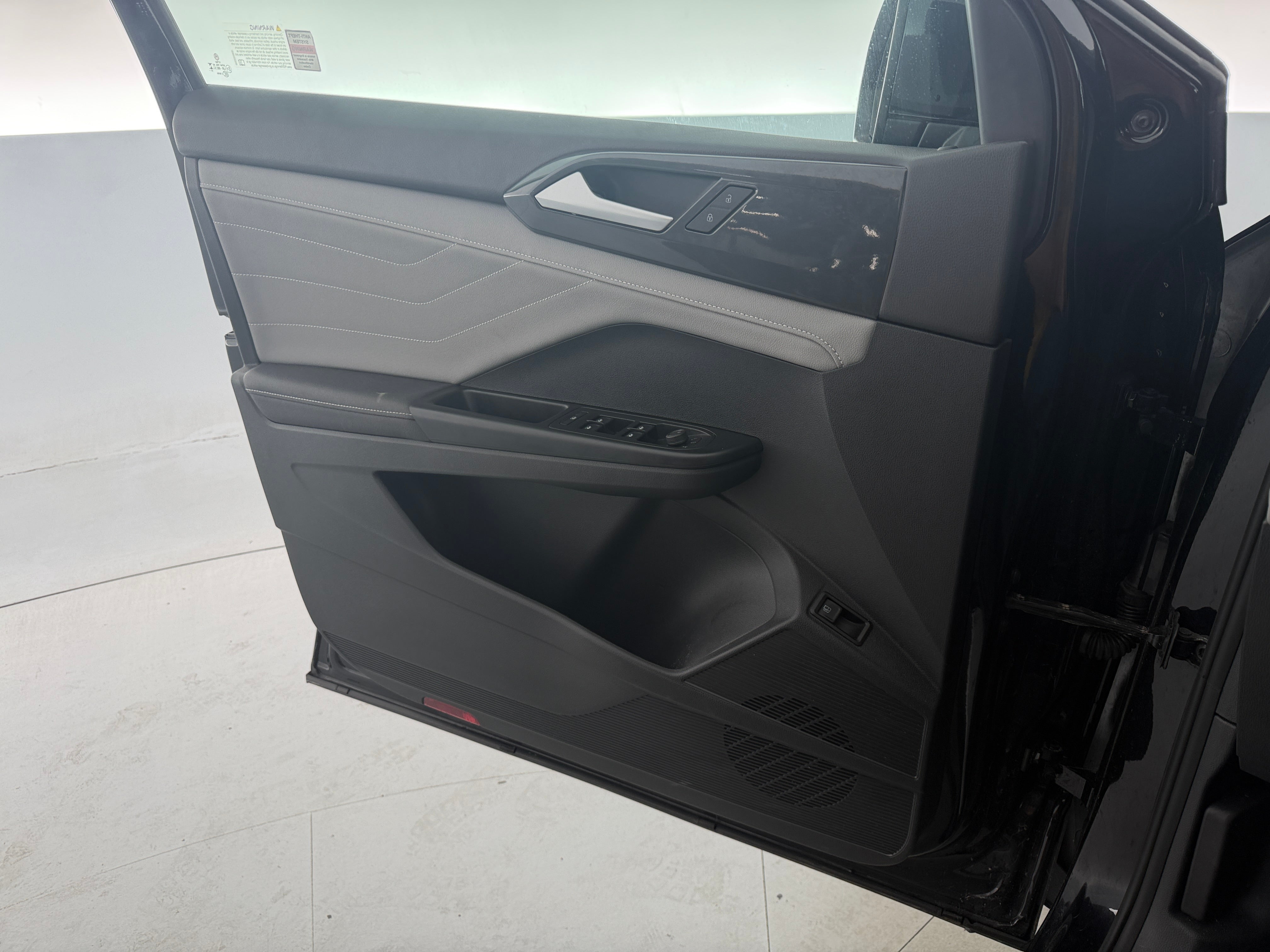 2024 Volkswagen Taos SEL