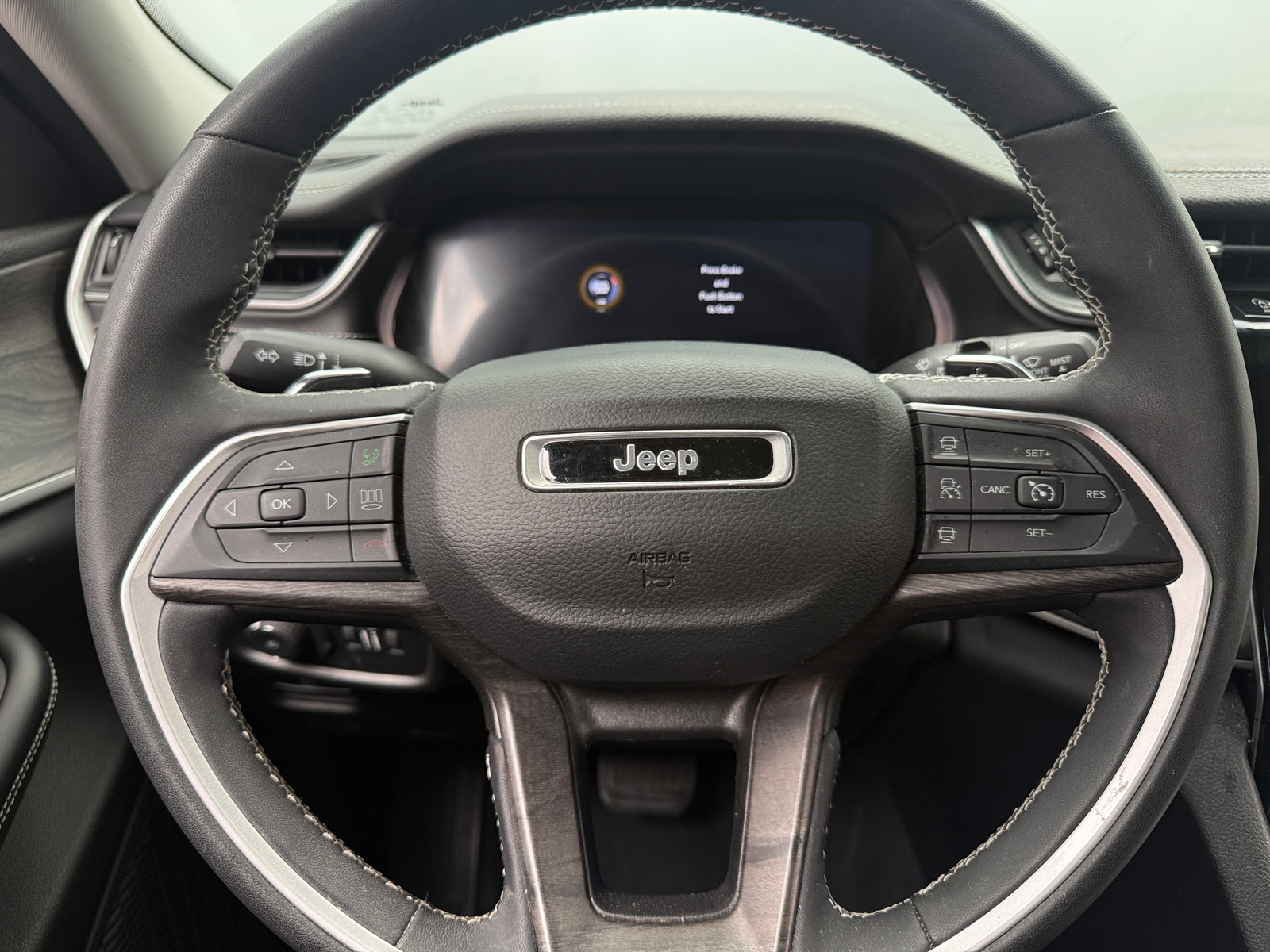 Thumbnail: 2023 Jeep Grand Cherokee L - 4