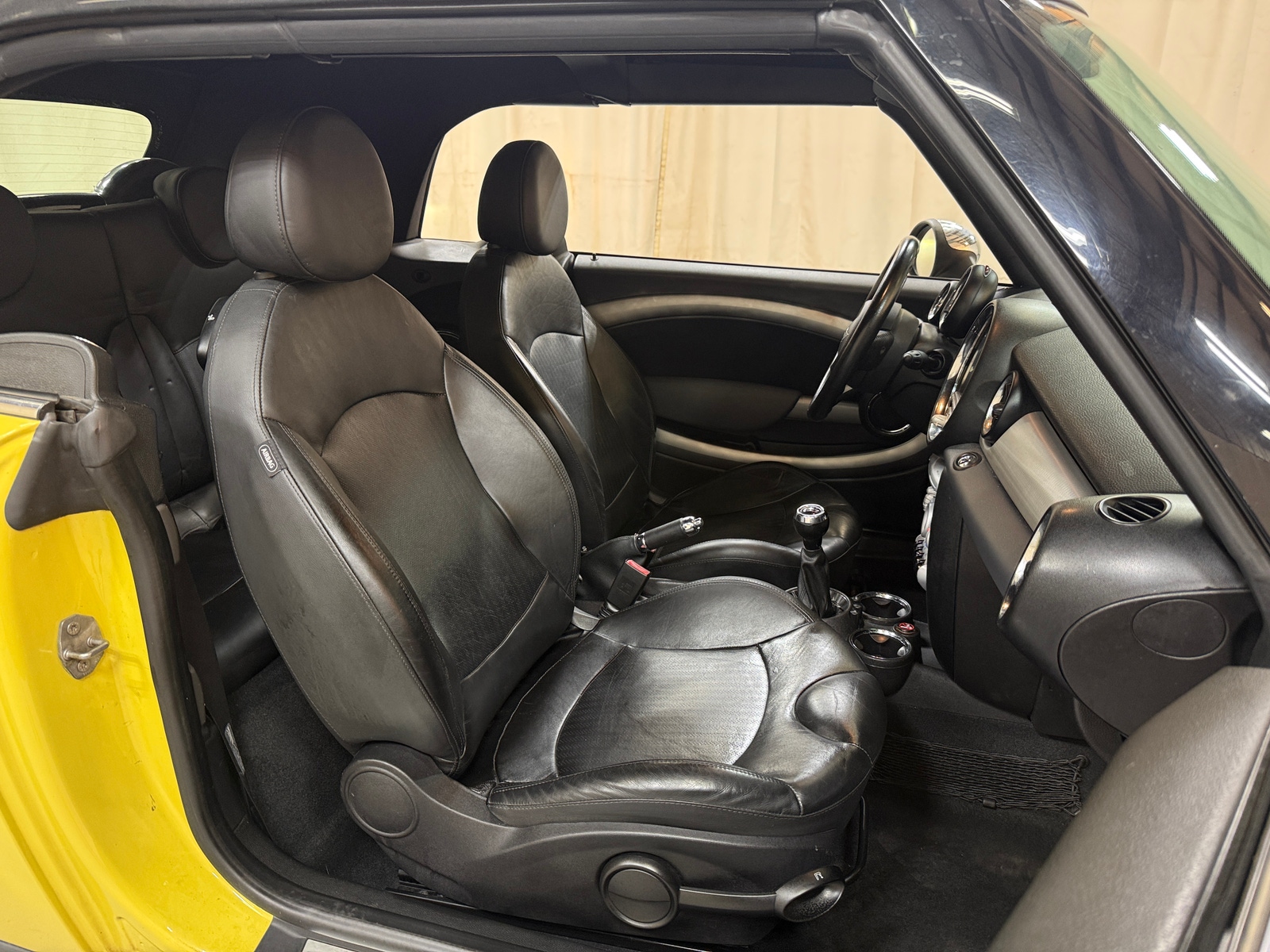 Thumbnail: 2010 MINI Cooper Convertible - 2