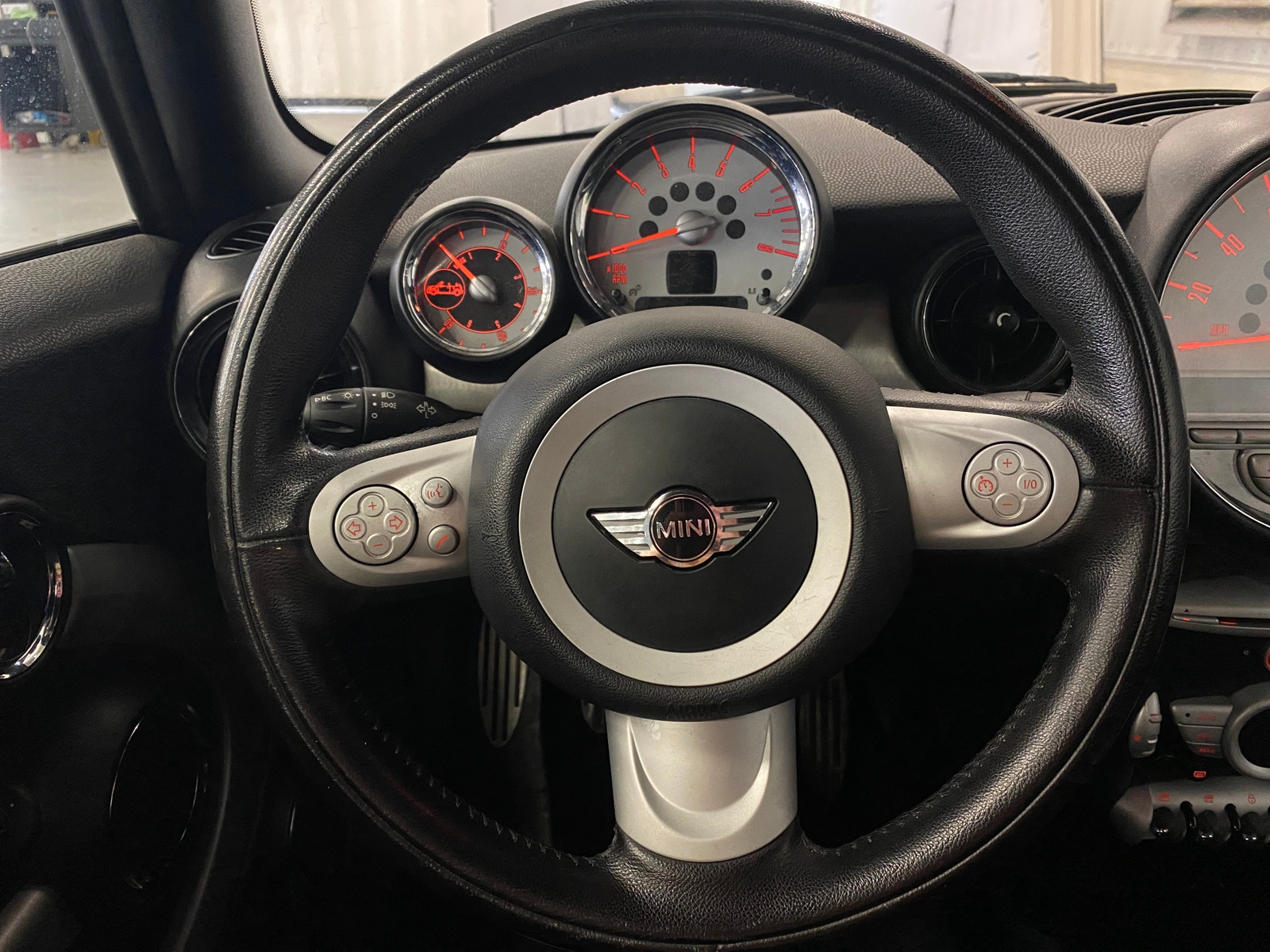 Thumbnail: 2010 MINI Cooper Convertible - 5