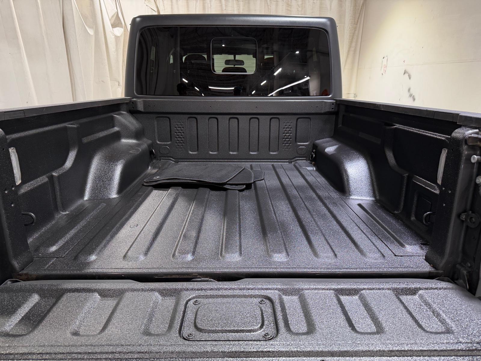 Thumbnail: 2021 Jeep Gladiator - 7