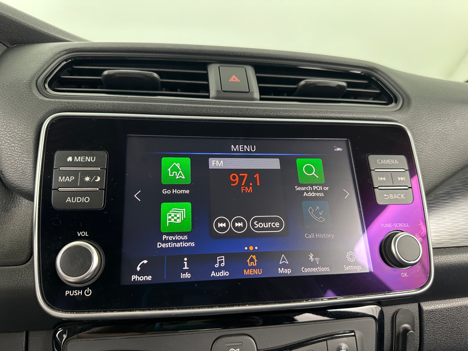 Thumbnail: 2023 Nissan Leaf - 4