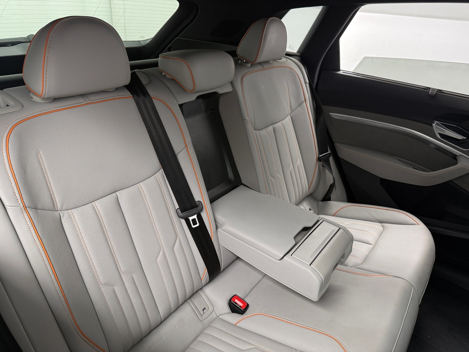 Thumbnail: 2023 Audi e-tron - 6