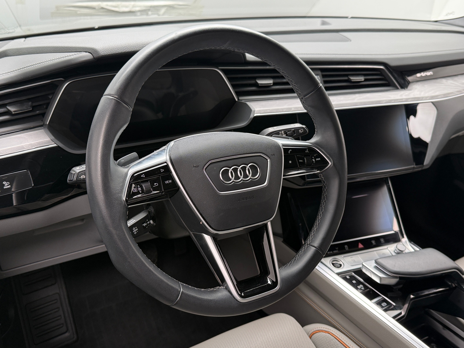 Thumbnail: 2023 Audi e-tron - 5