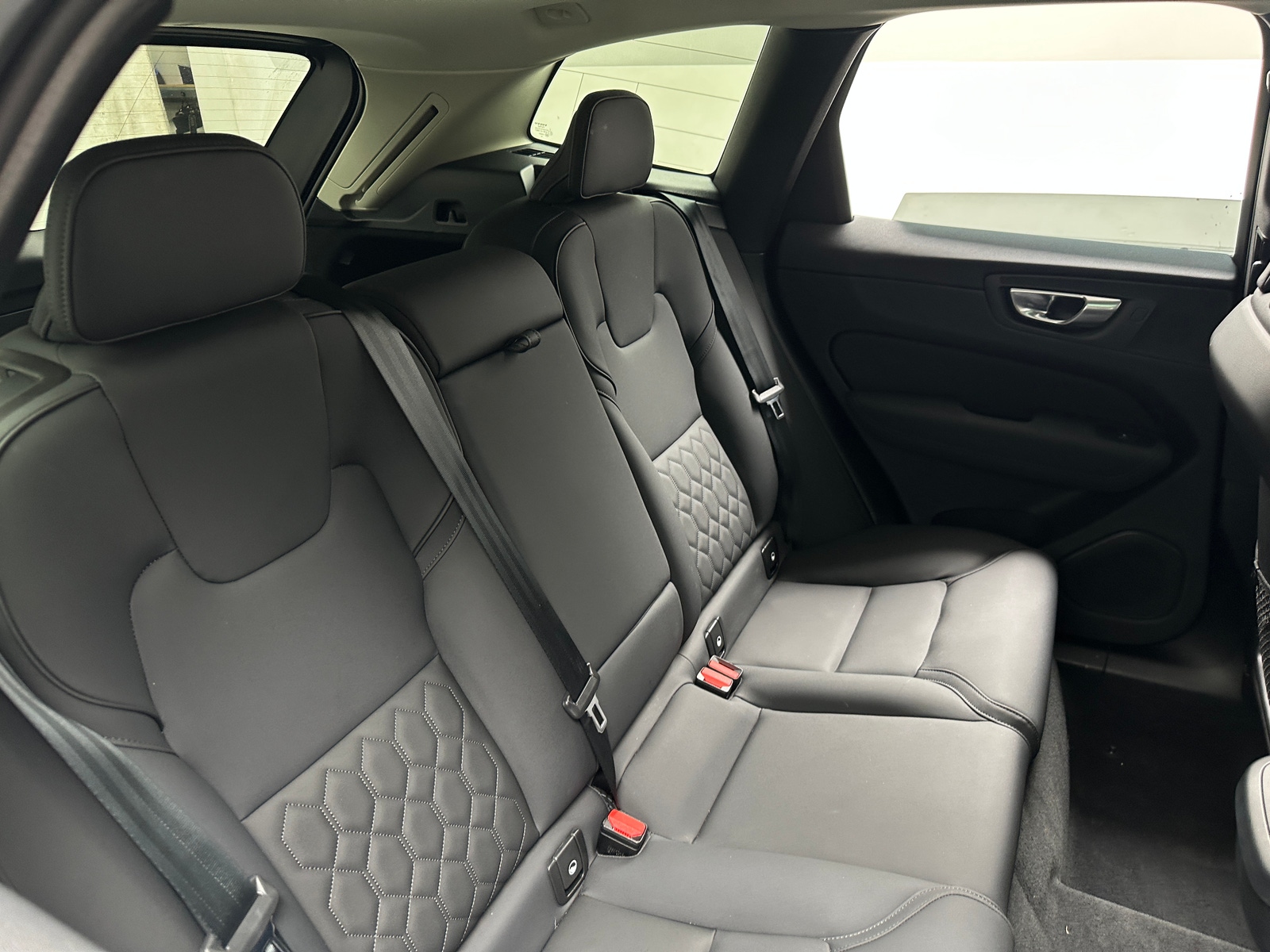 Thumbnail: 2026 Volvo XC60 - 6