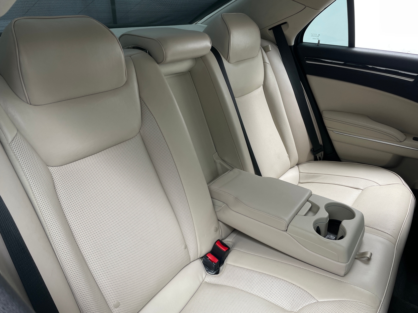 Thumbnail: 2016 Chrysler 300 - 5