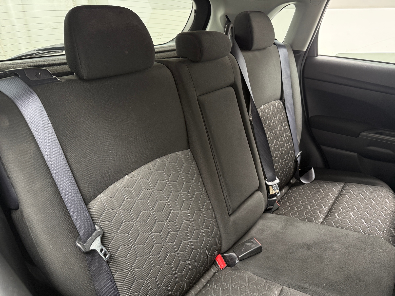 Thumbnail: 2023 Mitsubishi Outlander Sport - 6