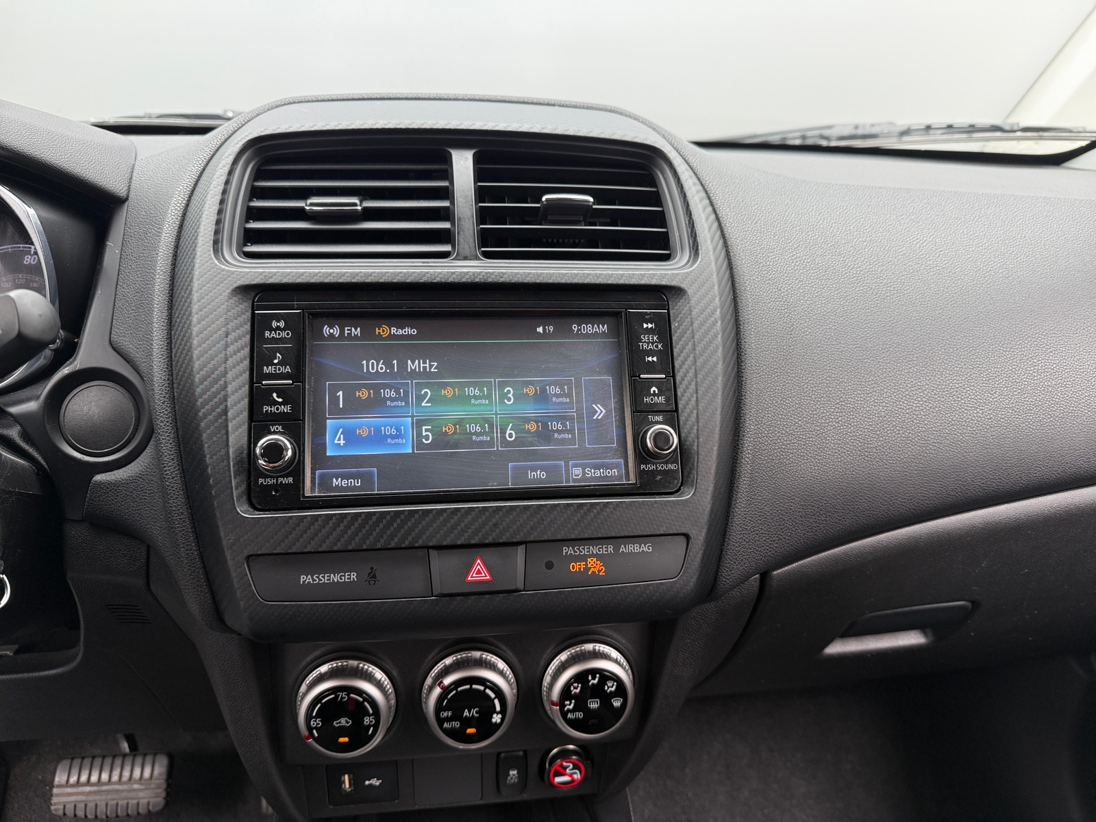 Thumbnail: 2023 Mitsubishi Outlander Sport - 4