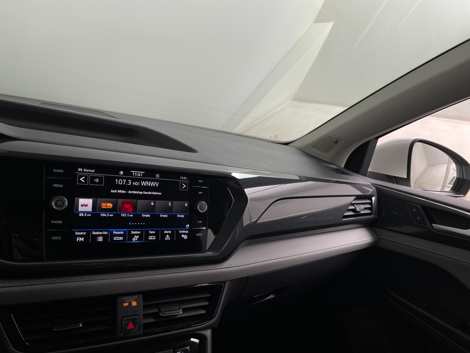 Thumbnail: 2023 Volkswagen Taos - 4