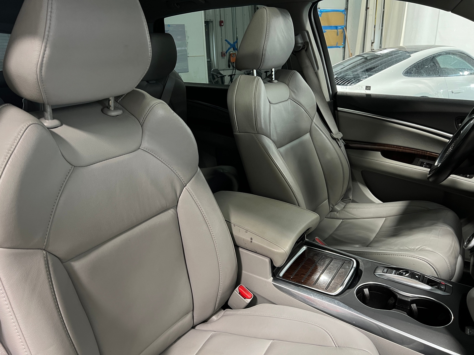 Thumbnail: 2020 Acura MDX - 2