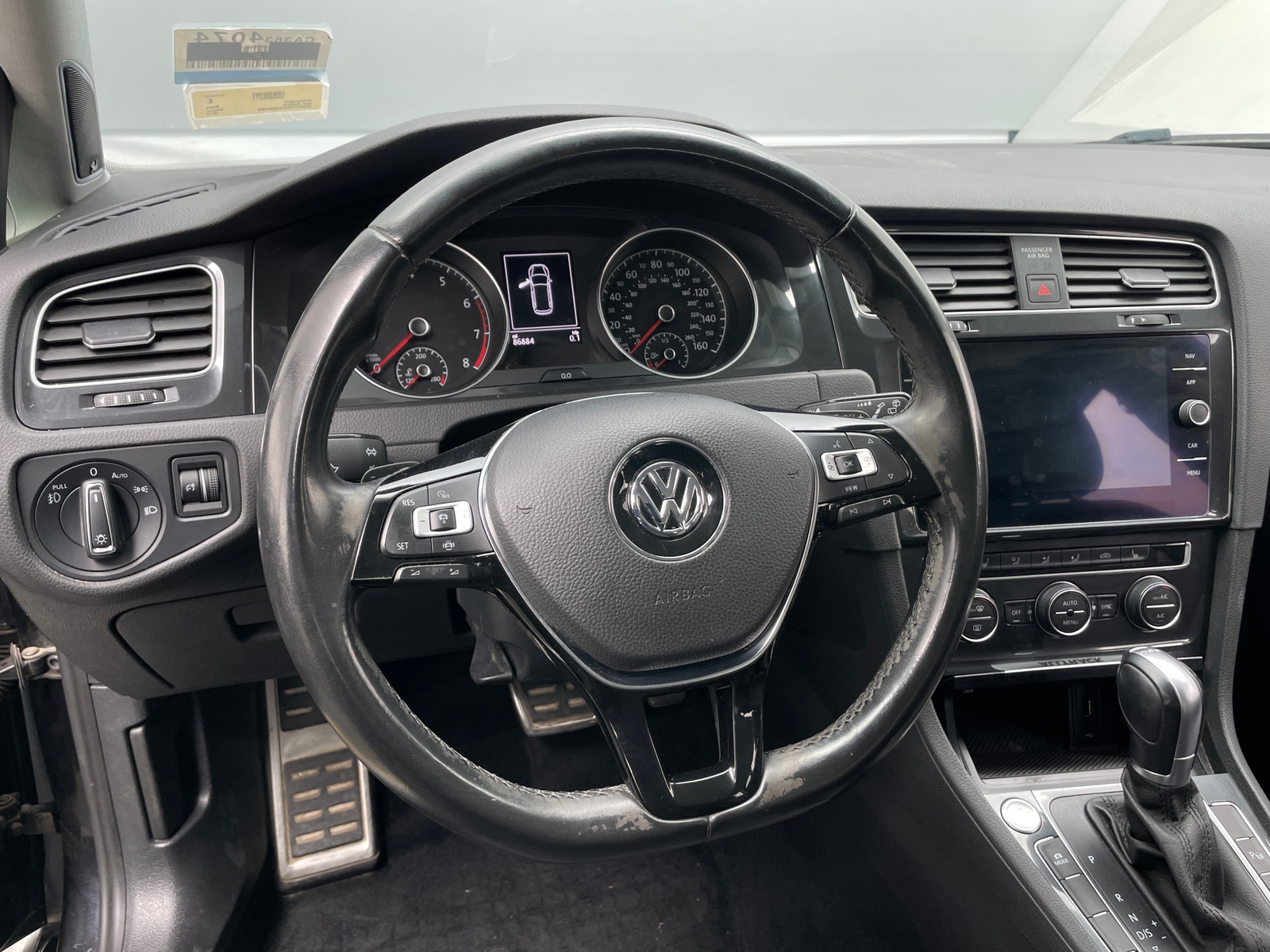 Thumbnail: 2019 Volkswagen Golf - 4