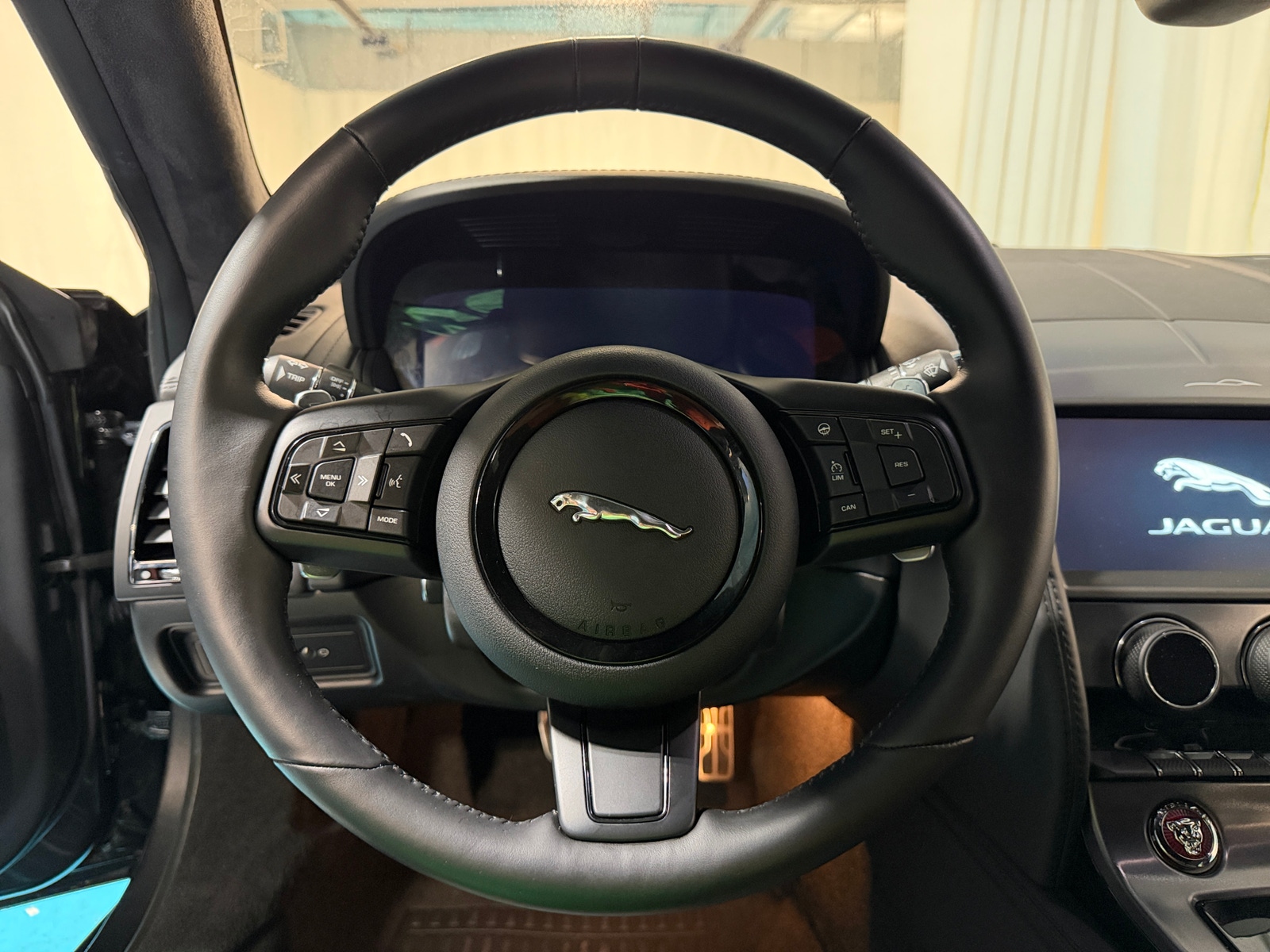 Thumbnail: 2024 Jaguar F-Type - 4