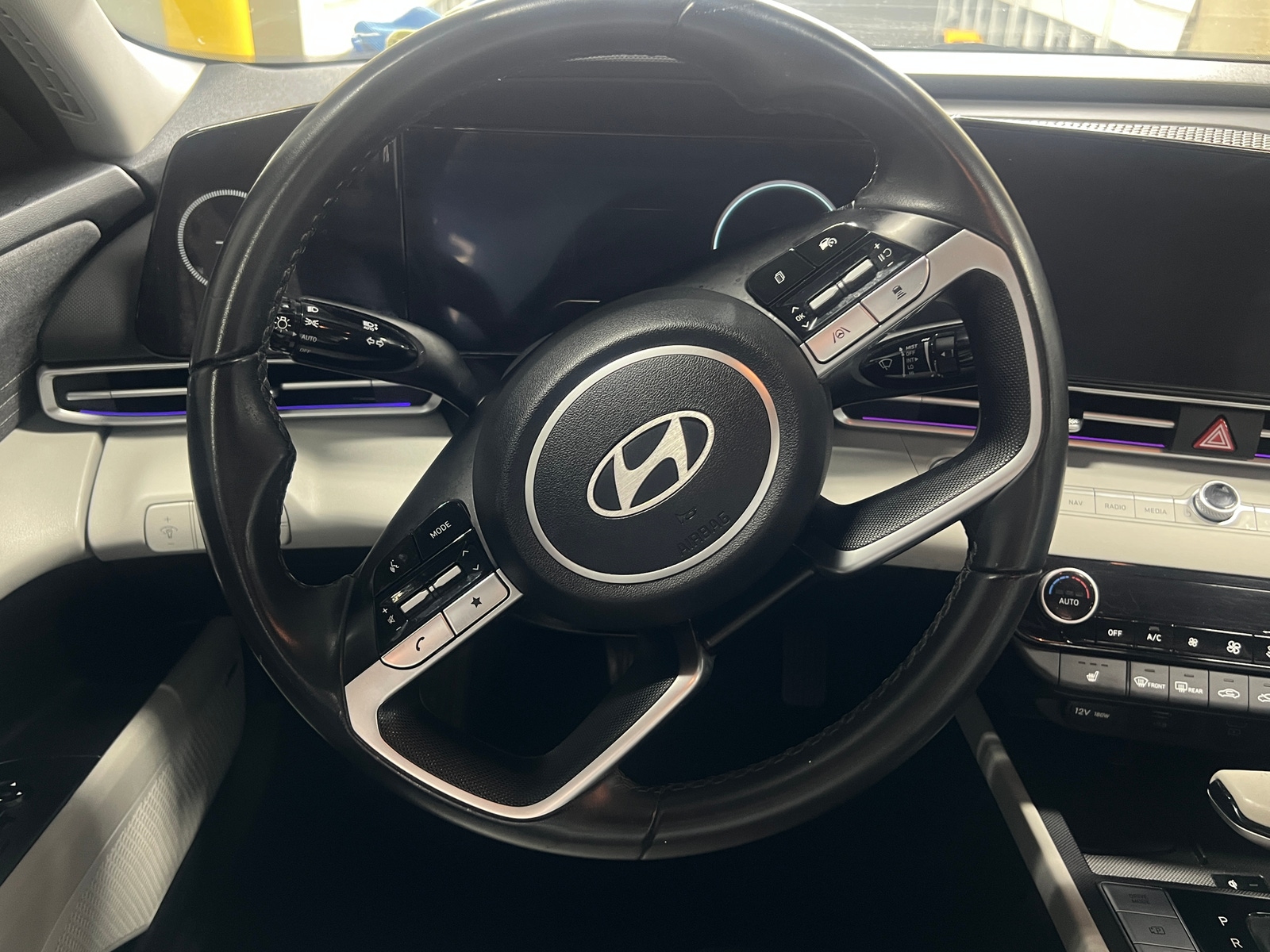 Thumbnail: 2024 Hyundai Elantra - 4