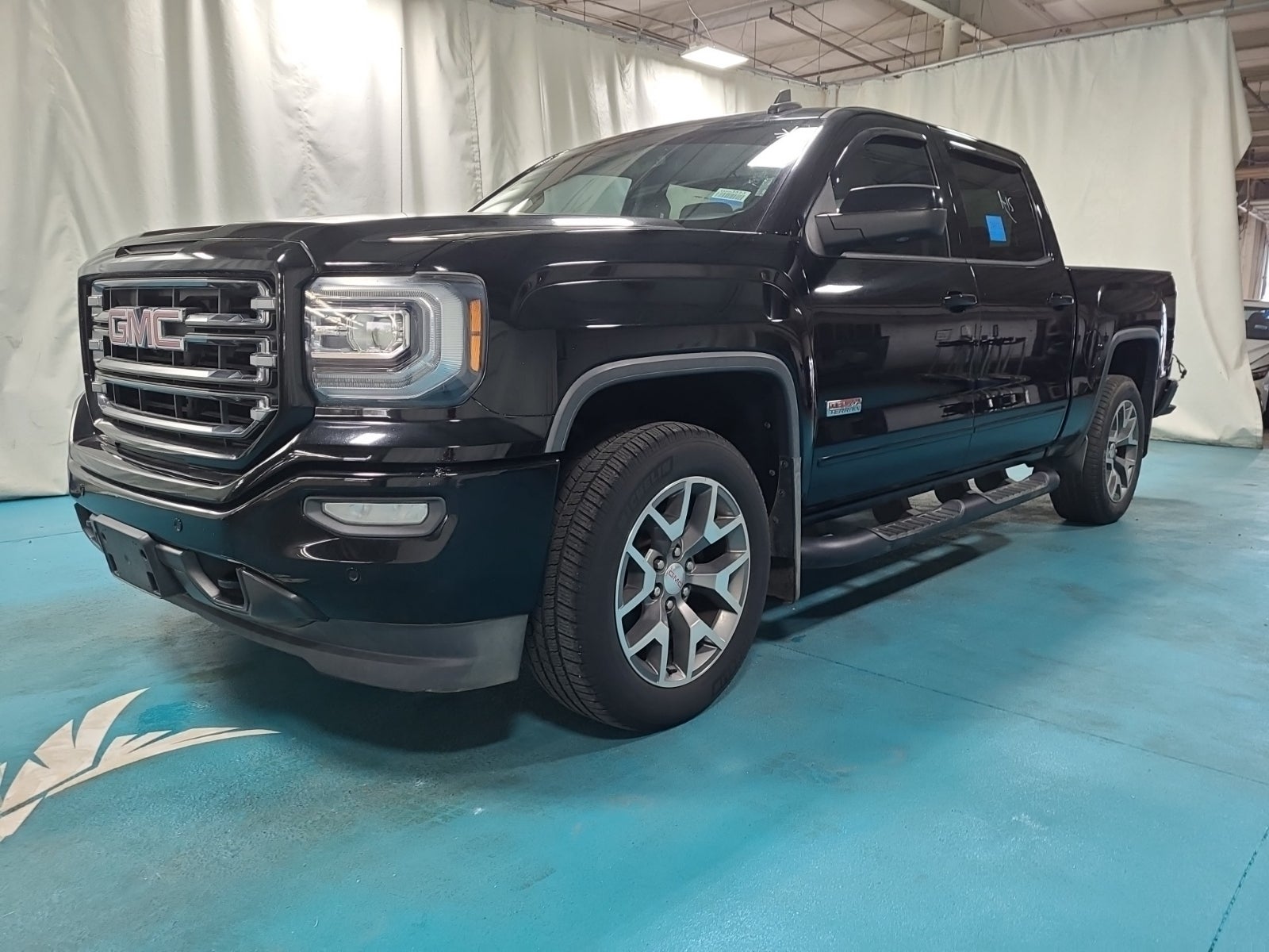 2017 GMC Sierra 1500 4WD Crew Cab 143.5" SLT