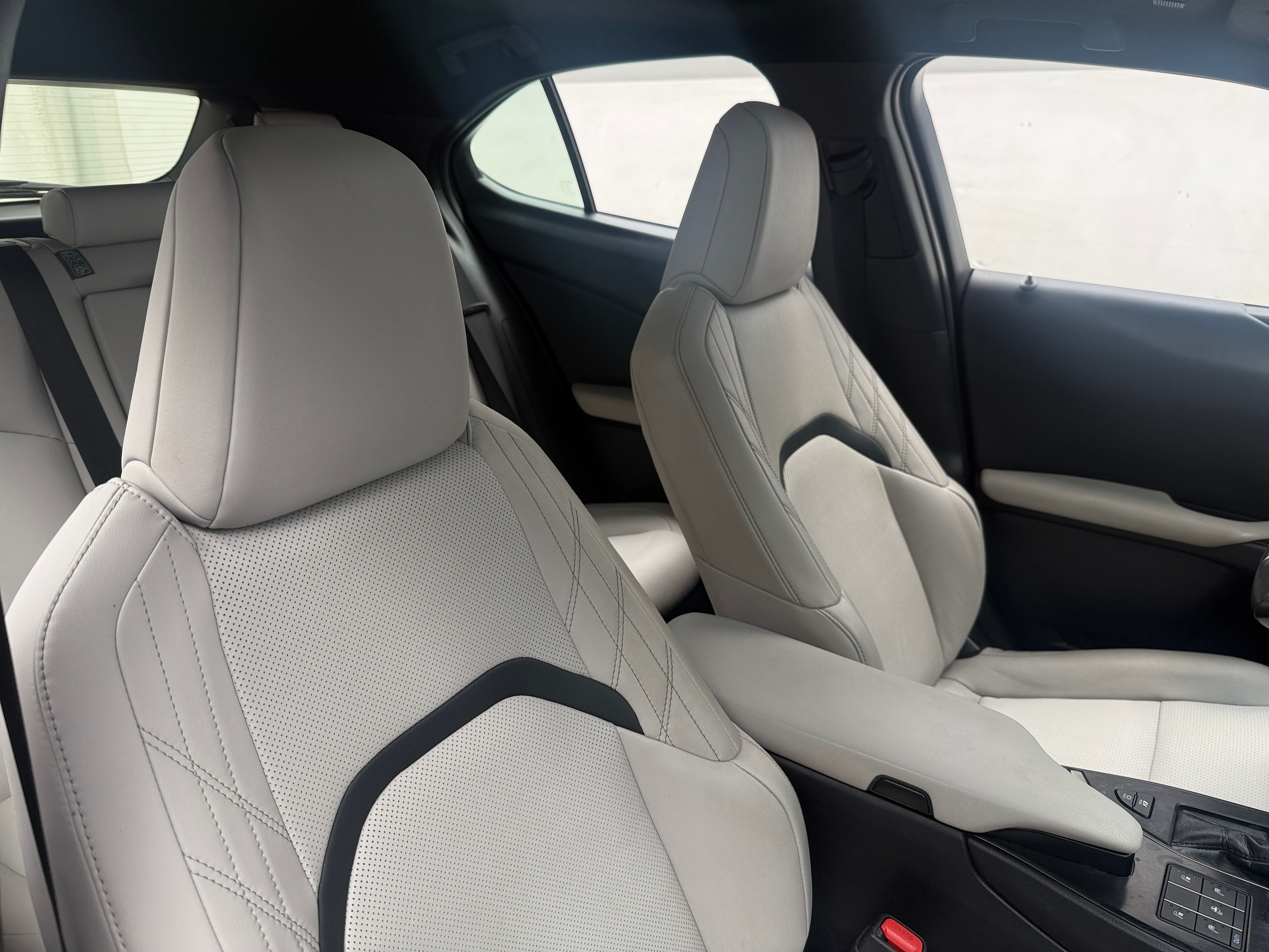 2023 Lexus UX Hybrid 250h Premium