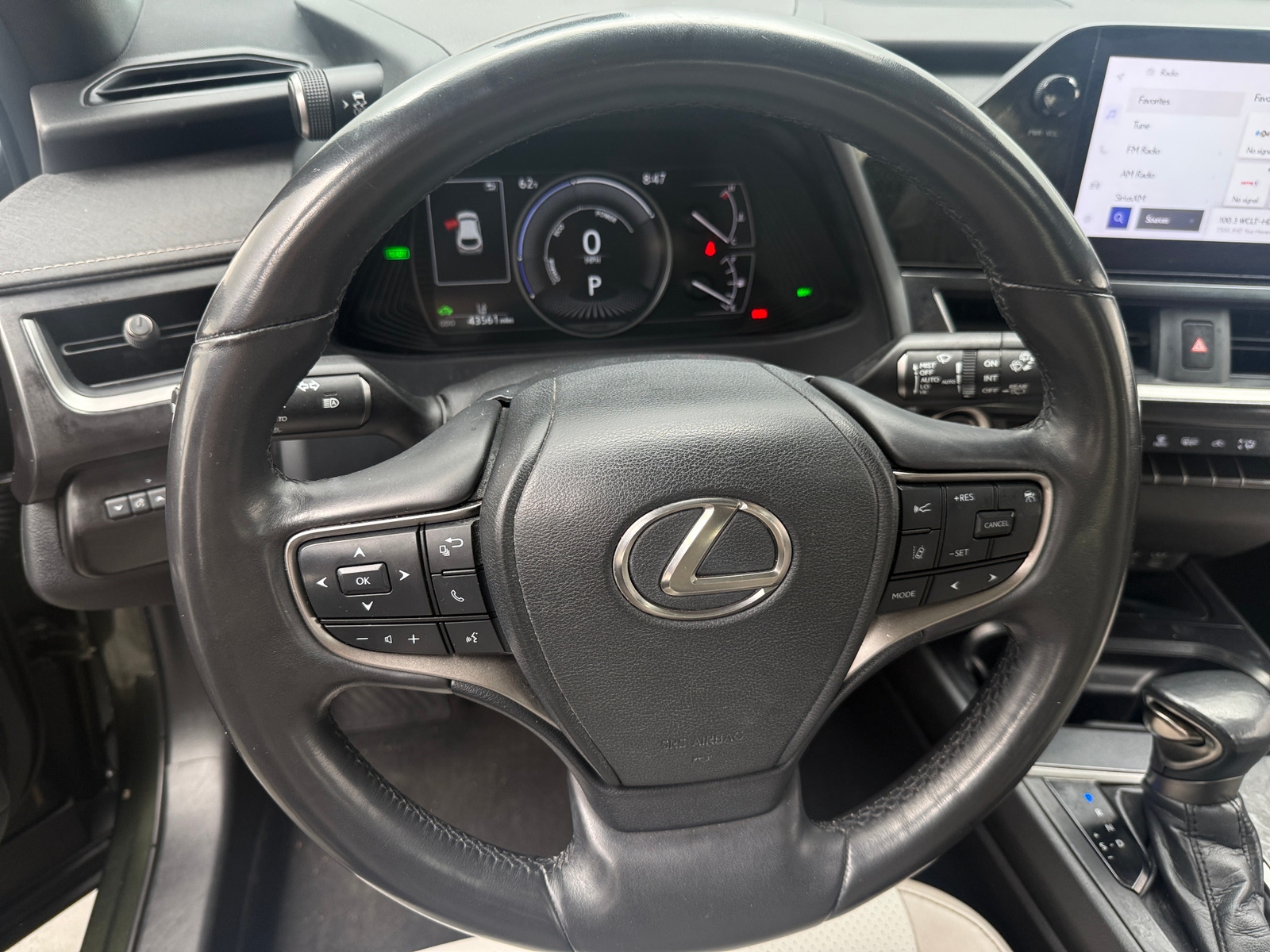 Thumbnail: 2023 Lexus UX - 4