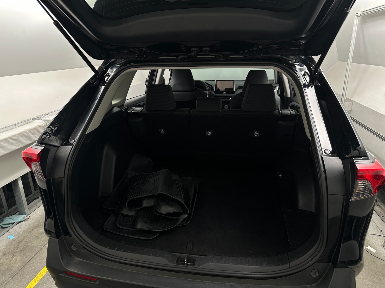 Thumbnail: 2025 Toyota RAV4 - 7