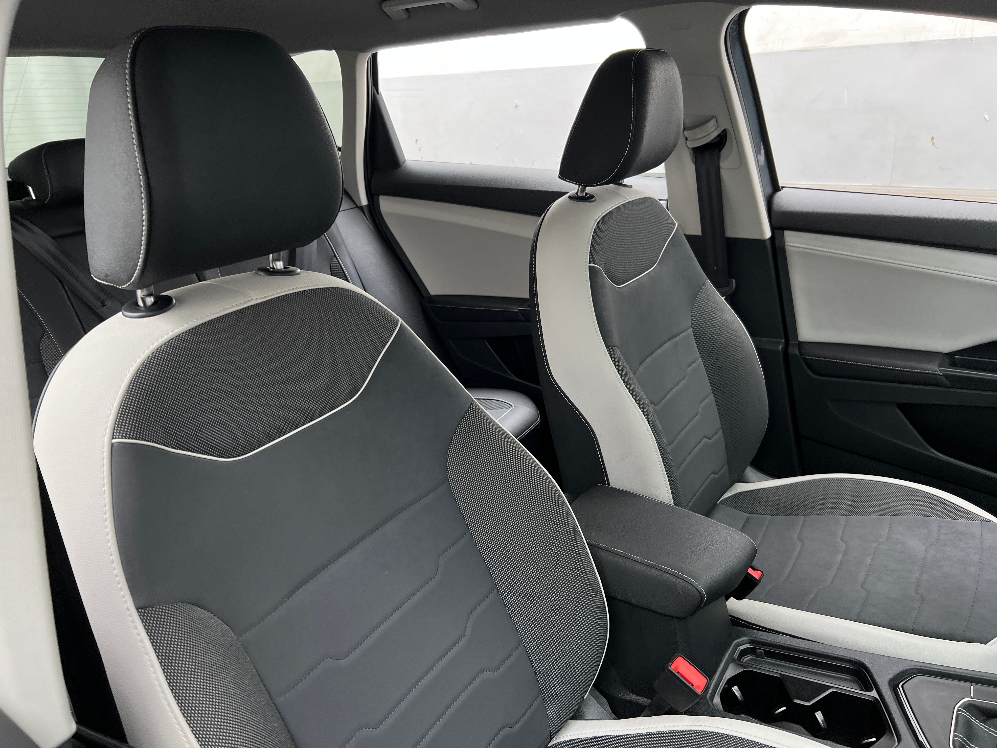 2025 Volkswagen Taos