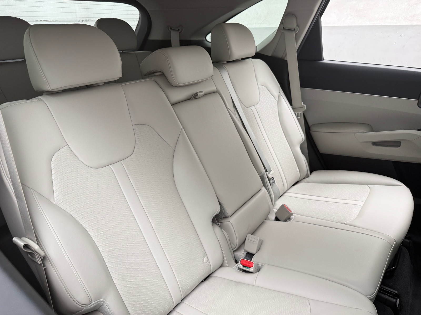 Thumbnail: 2023 Kia Sorento - 5