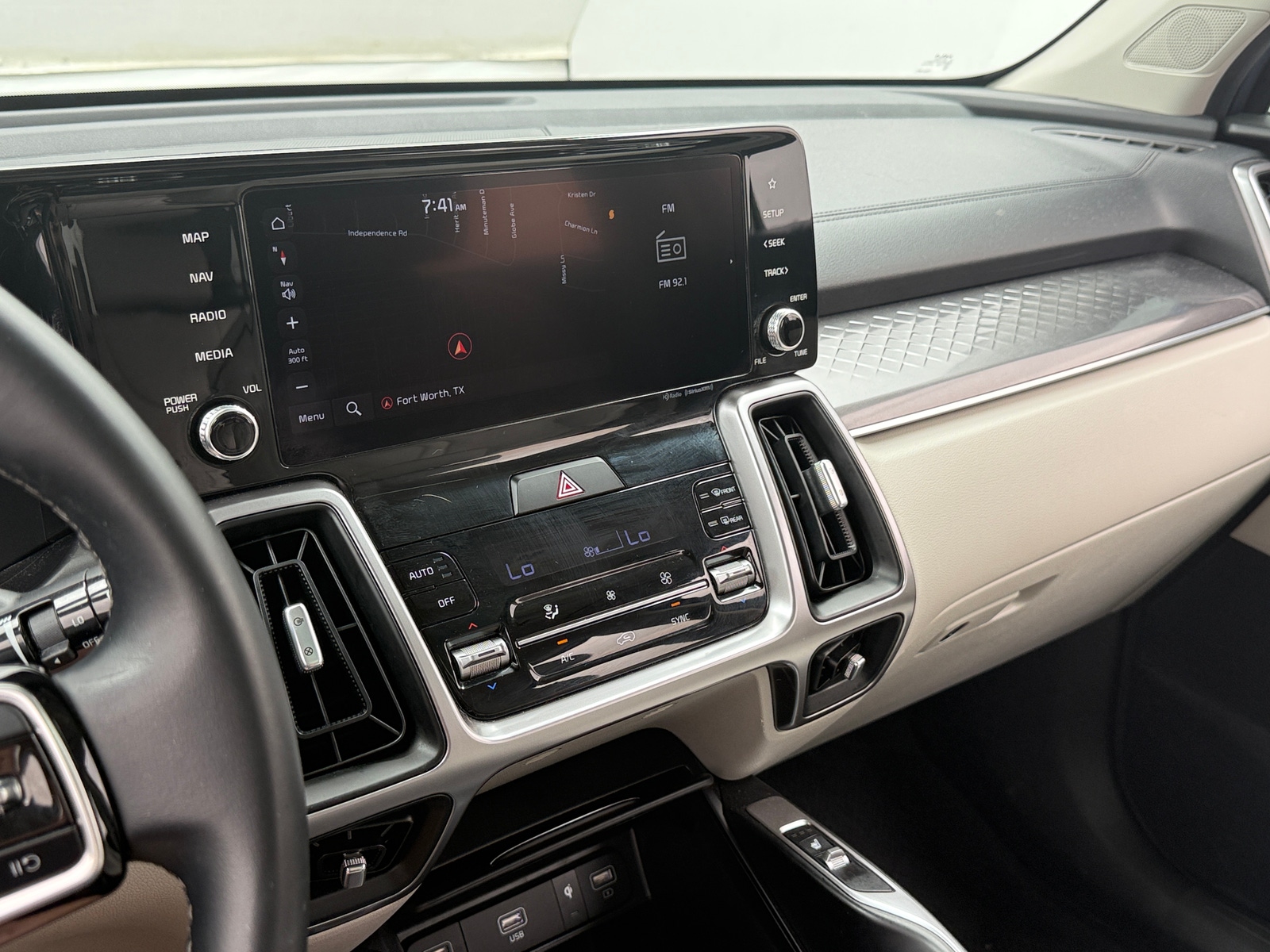 Thumbnail: 2023 Kia Sorento - 3