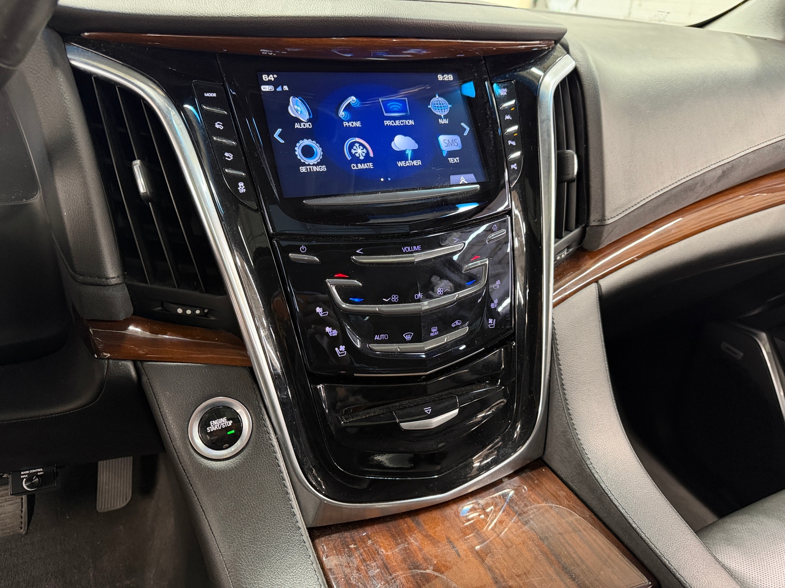 Thumbnail: 2019 Cadillac Escalade - 3